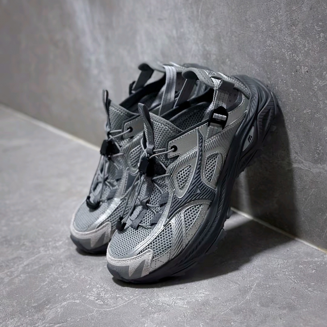 Mizuno Racer Trail SE Silver Grey, Nike Air Force 1 '07 Low White 착용 스타일 - 1