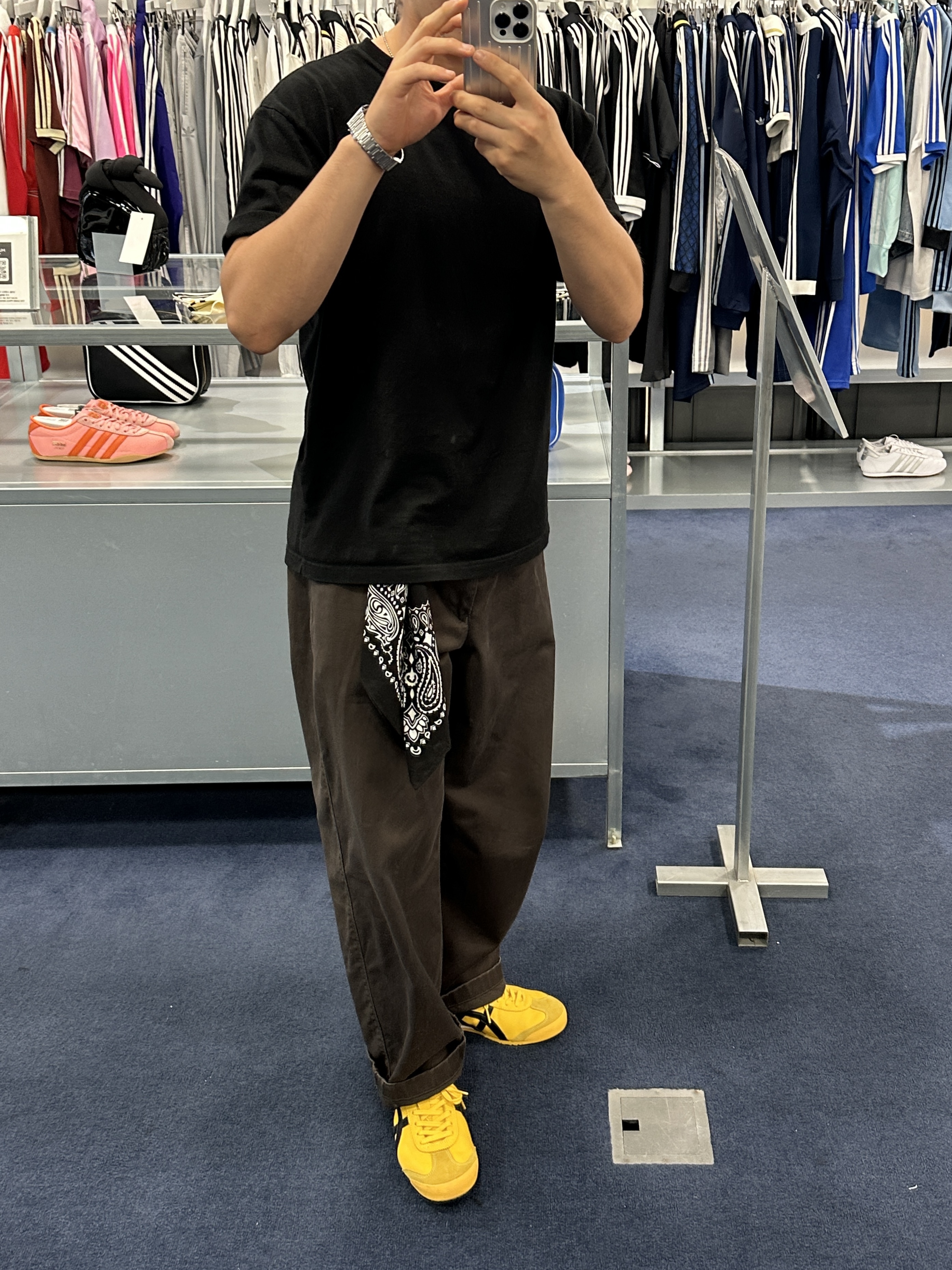 Onitsuka Tiger Mexico 66 Yellow Black 착용 스타일 - 2