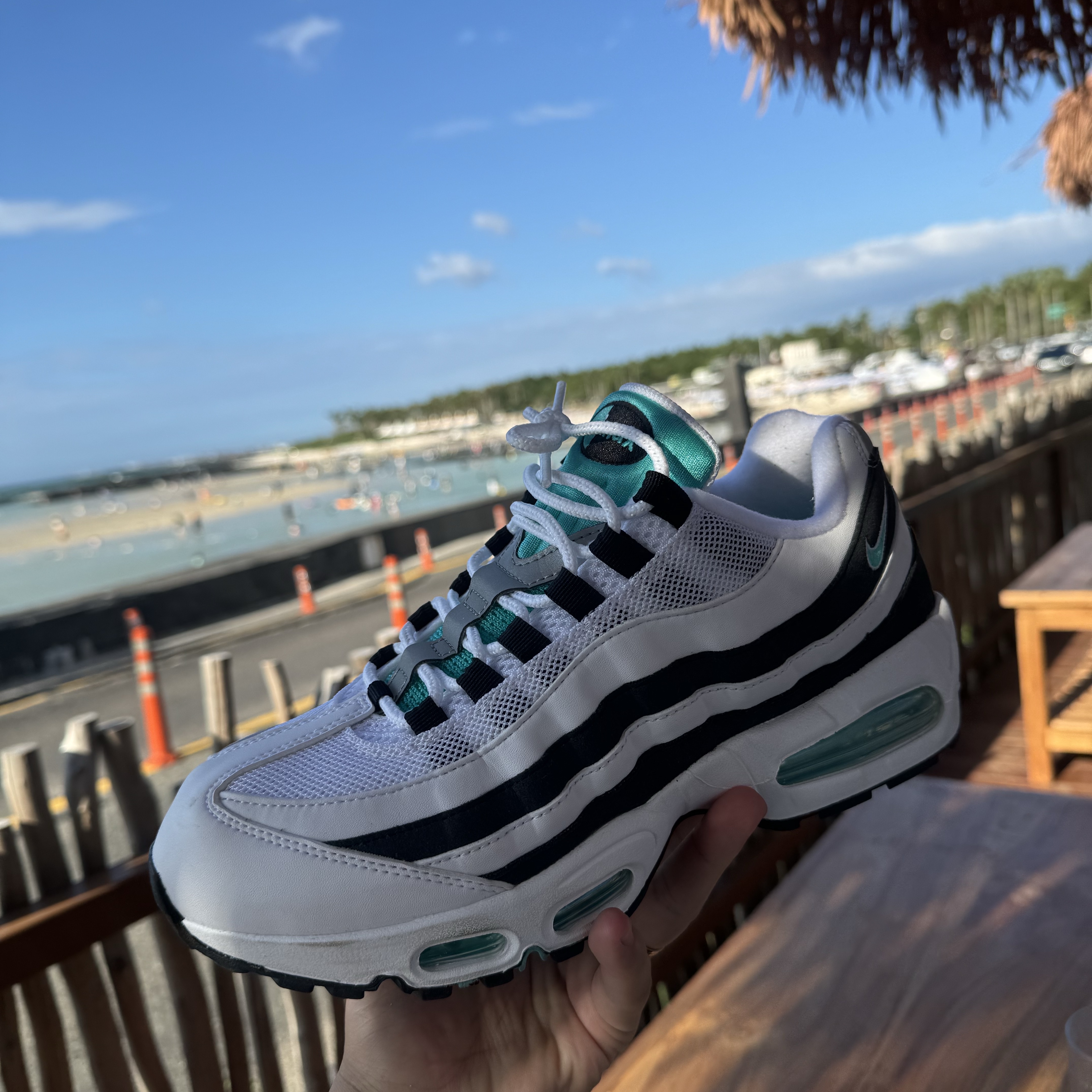 Nike Air Max 95 OG White and Black 착용 스타일