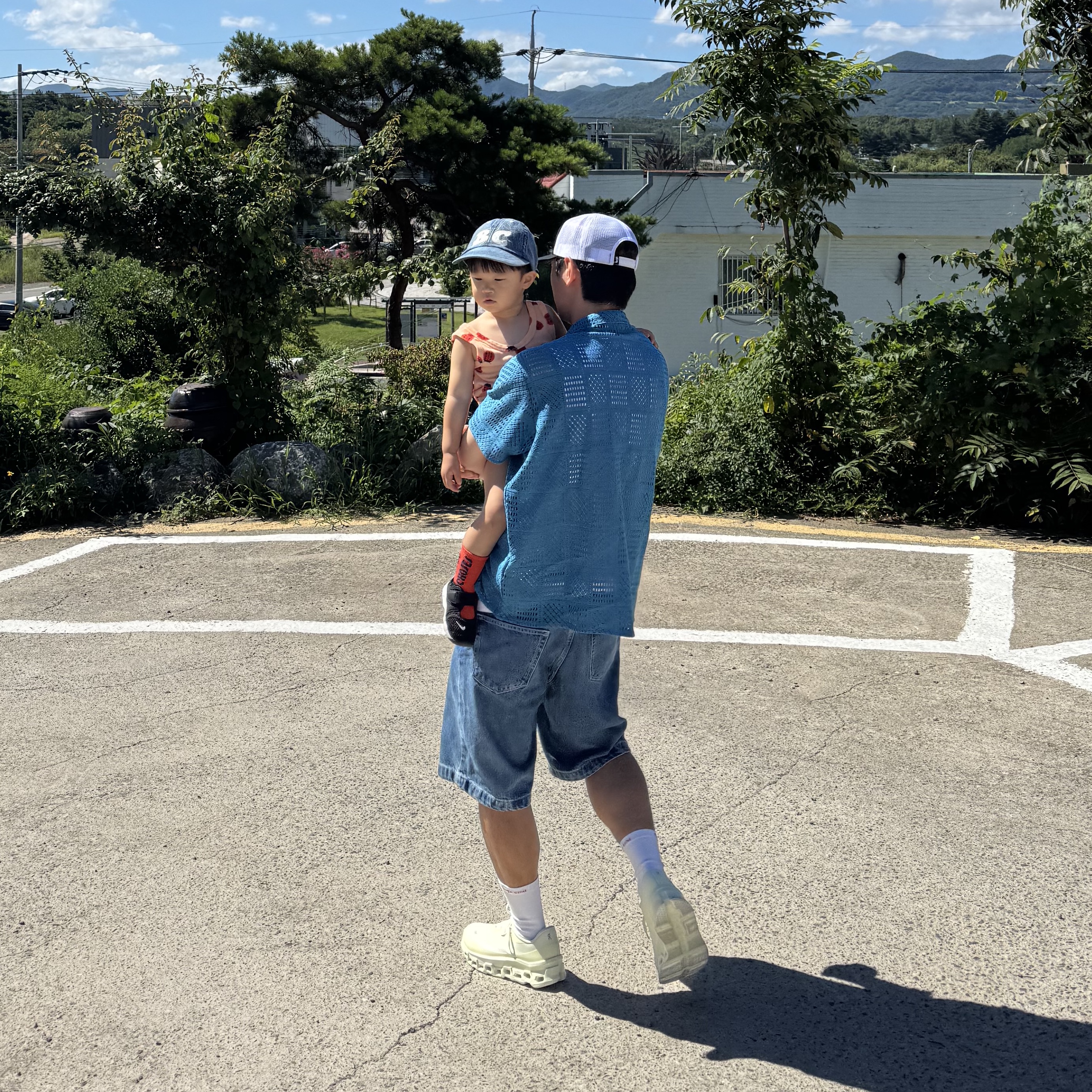 Stussy Trucker 1980 Snapback Black, On Running x Post Archive Faction (Paf) Cloudmonster 2 Seedling White 착용 스타일 - 1