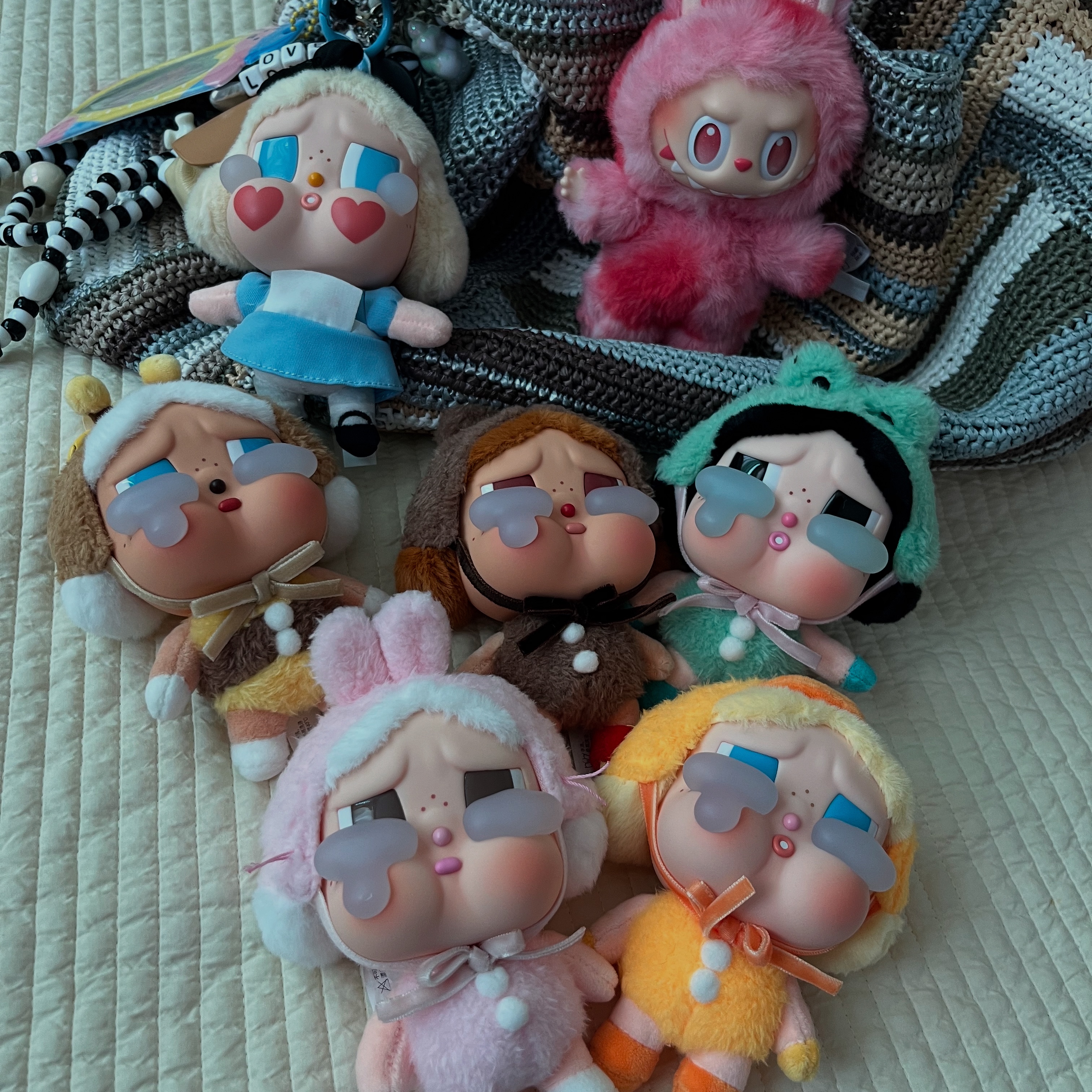 Pop Mart Crybaby Crying Again Series Plush Keyring She's Alice (Opened Case) 착용 스타일