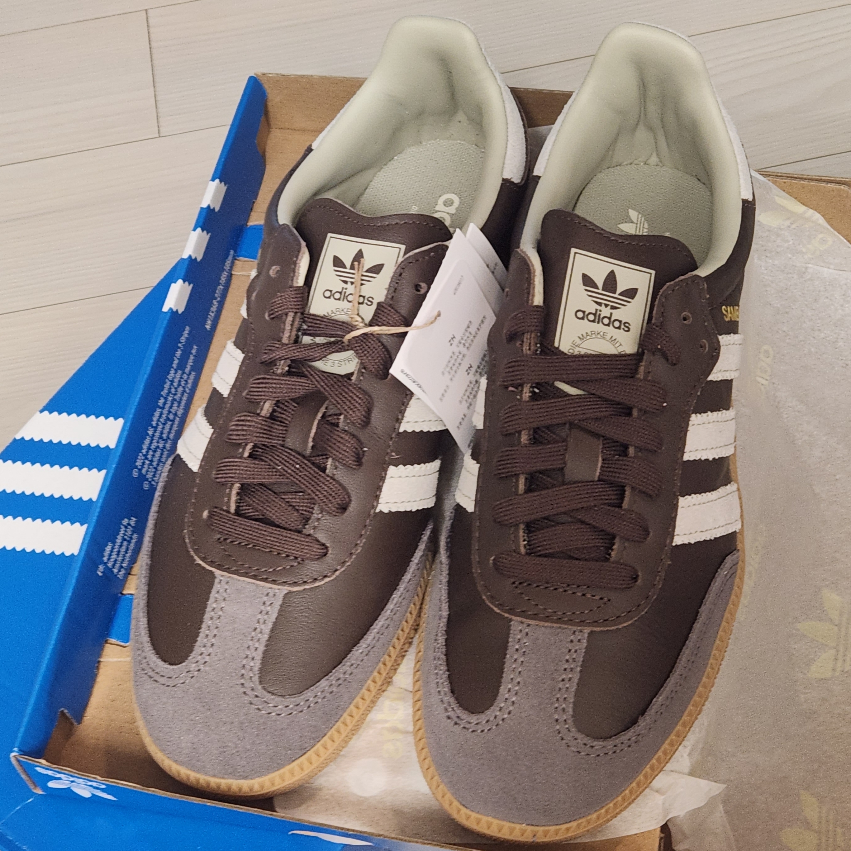 Adidas Samba OG Brown Putty Grey 착용 스타일 - 2