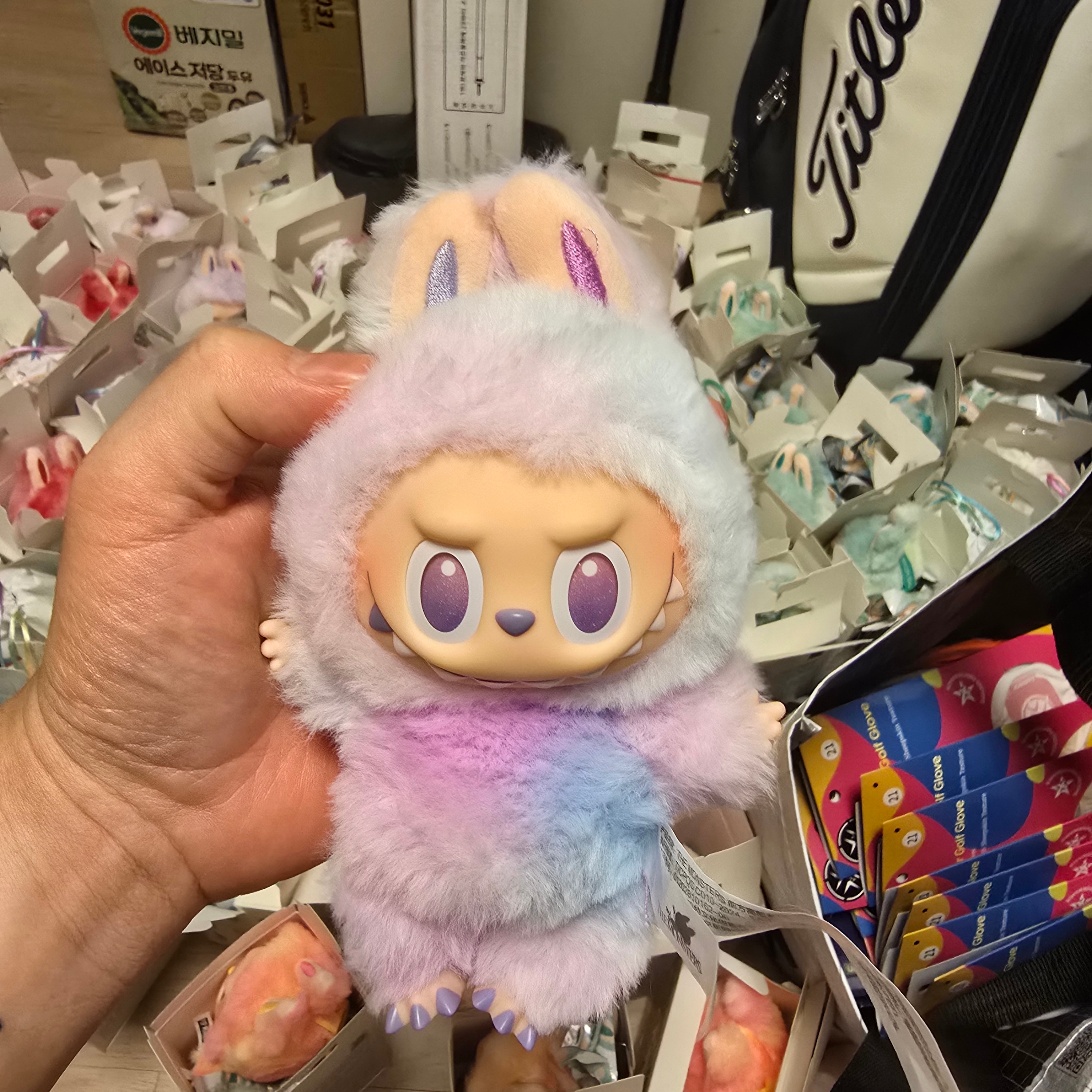 Pop Mart Labubu The Monsters Highlight Series Sealed Case (6 Blind Boxes) 착용 스타일 - 2