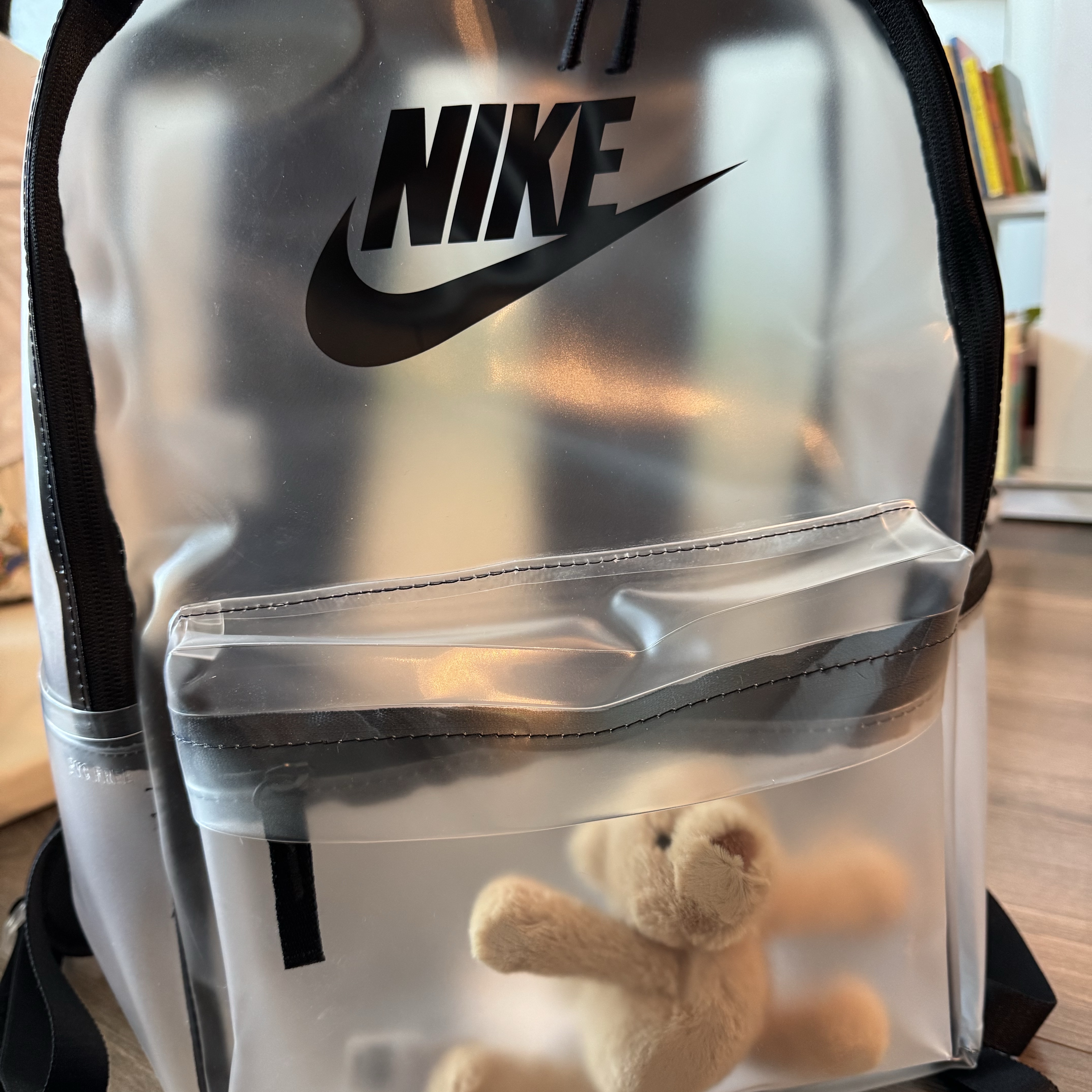 (Kids) Nike Heritage Crystal Backpack 25L Clear Black 착용 스타일 - 1