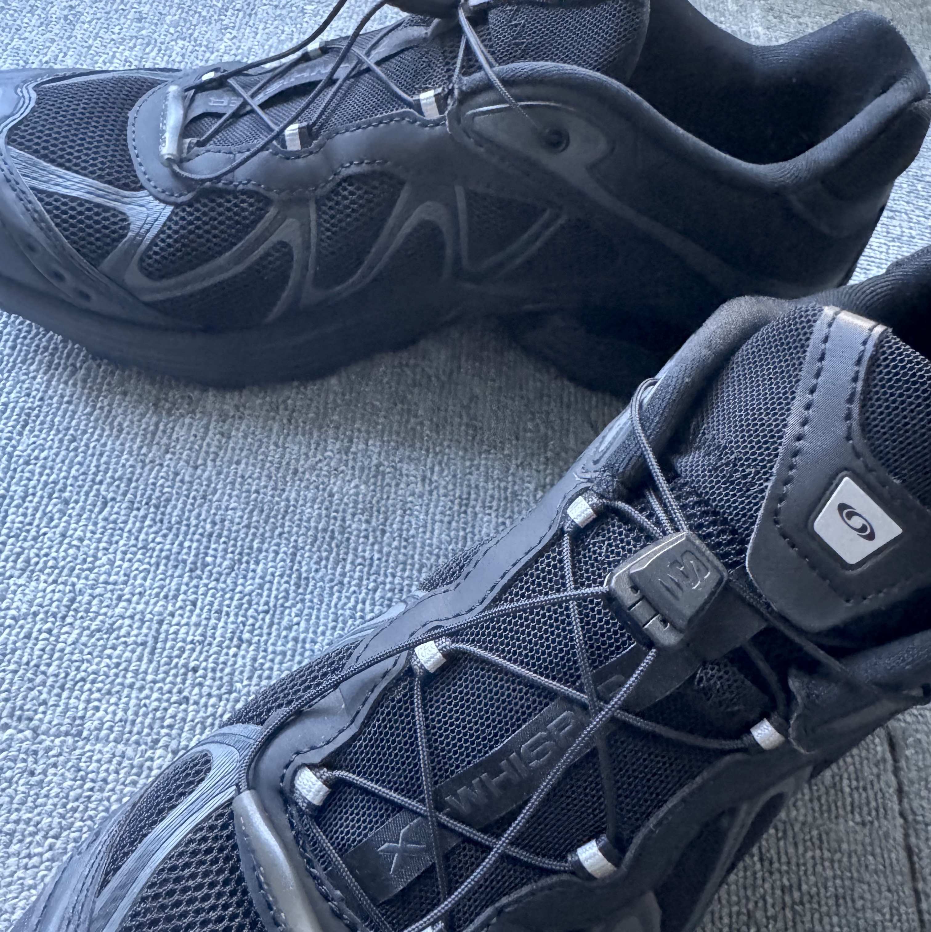 Salomon XT-Whisper Black Asphalt 착용 스타일 - 1