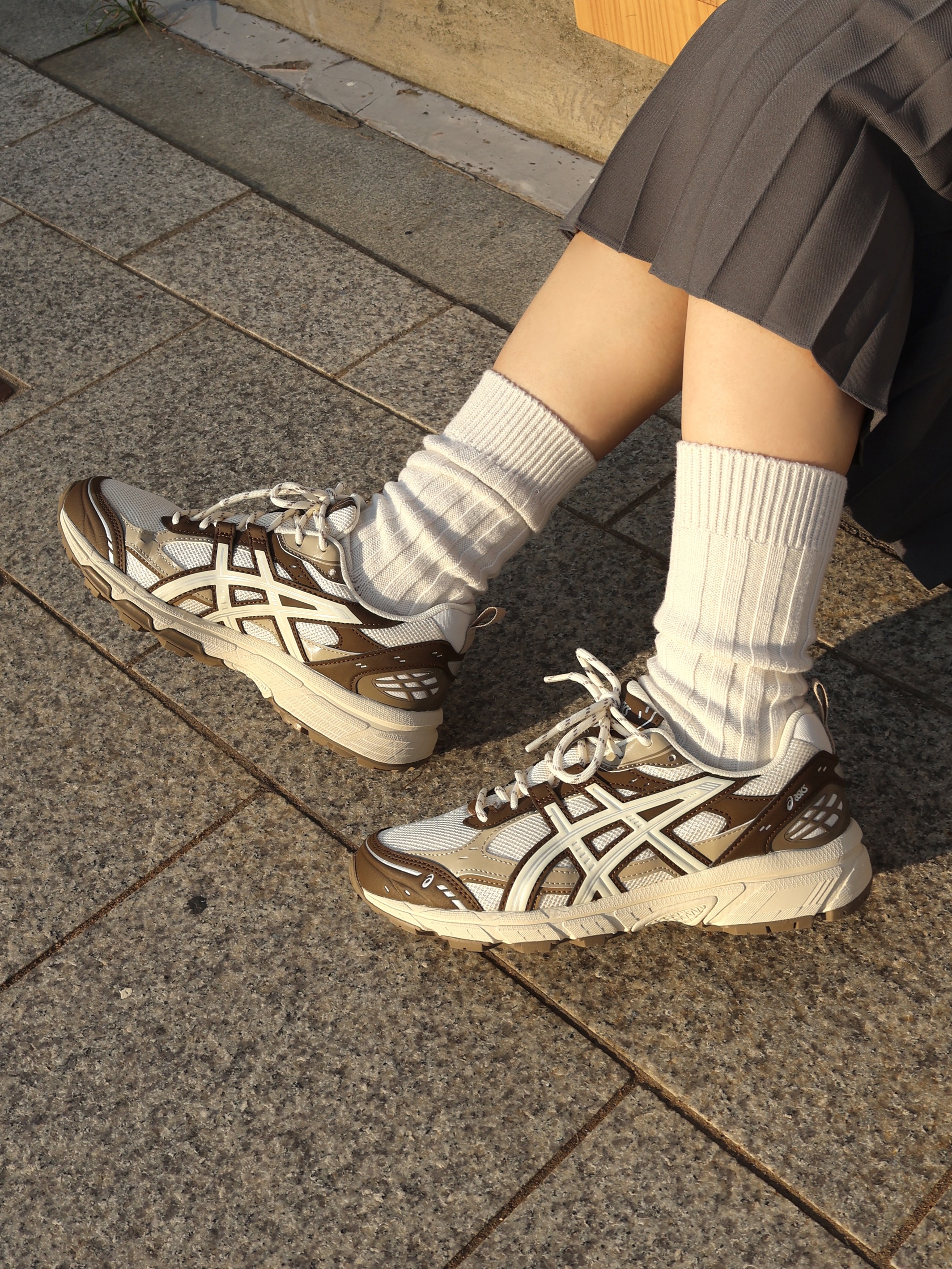 Asics Gel-Nunobiki Cream Brown Storm 착용 스타일