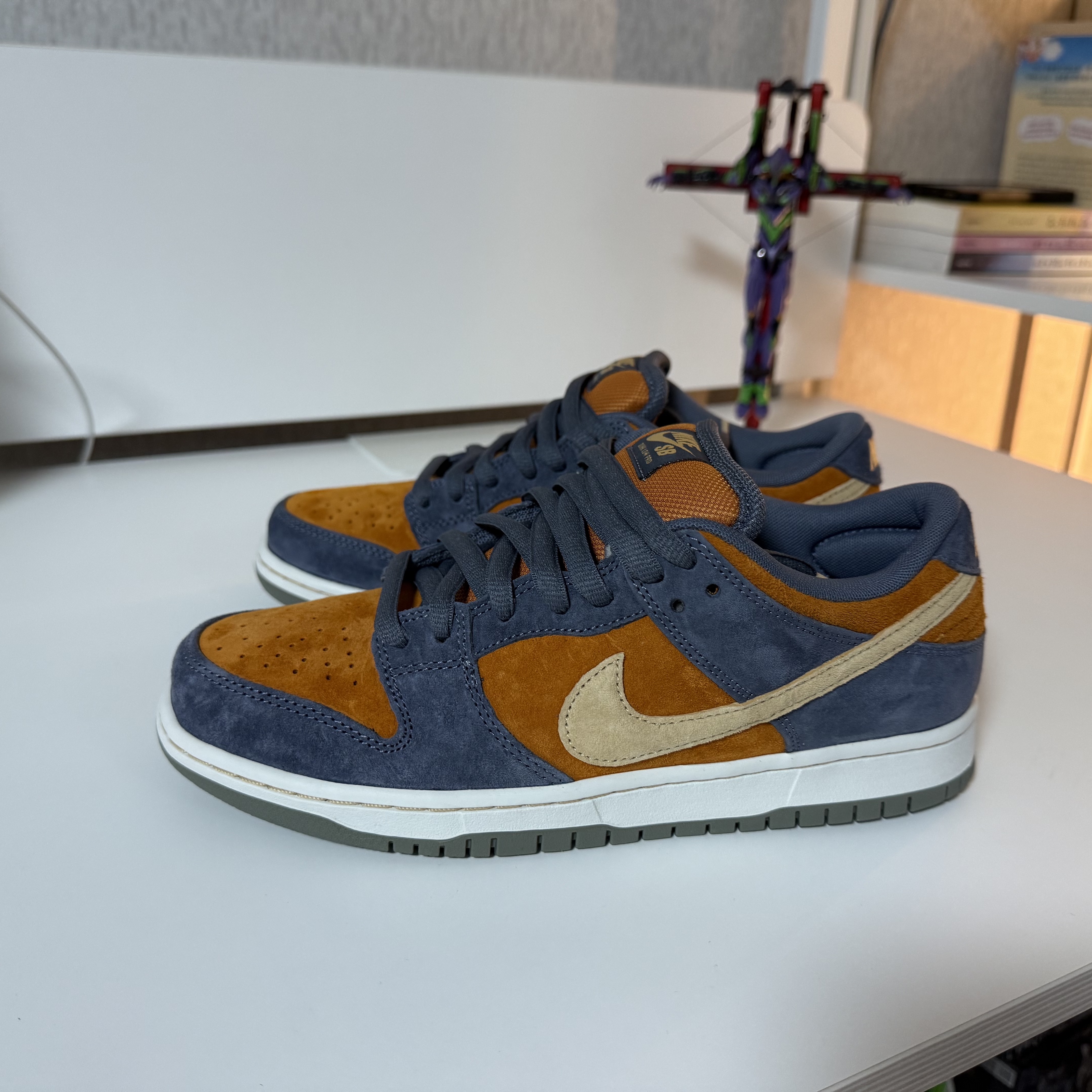Nike SB Dunk Low Pro Light Carbon and Monarch 착용 스타일