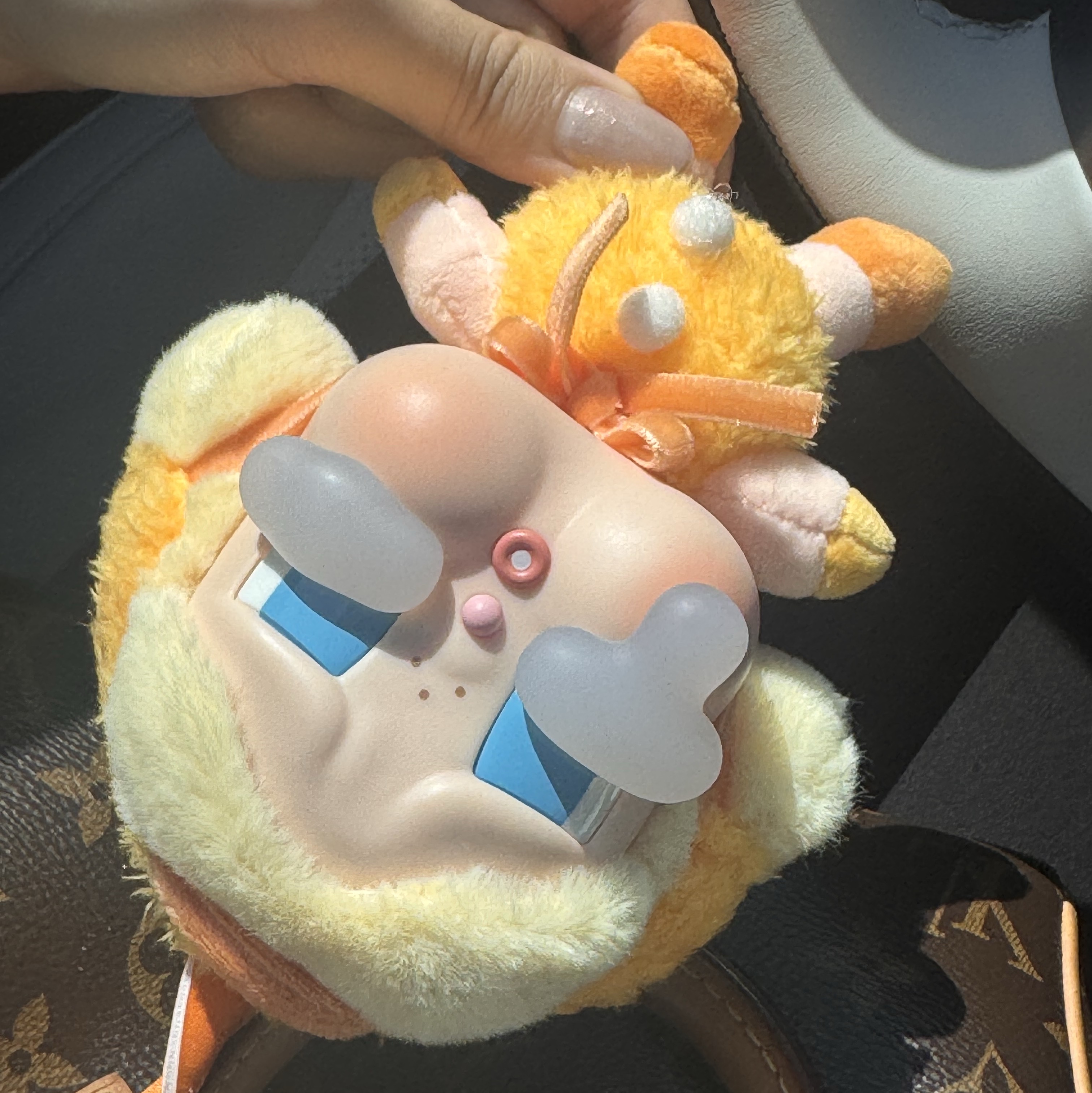 Pop Mart Crybaby Crying Again Series Plush Keyring Duck You (Opened Case) 착용 스타일