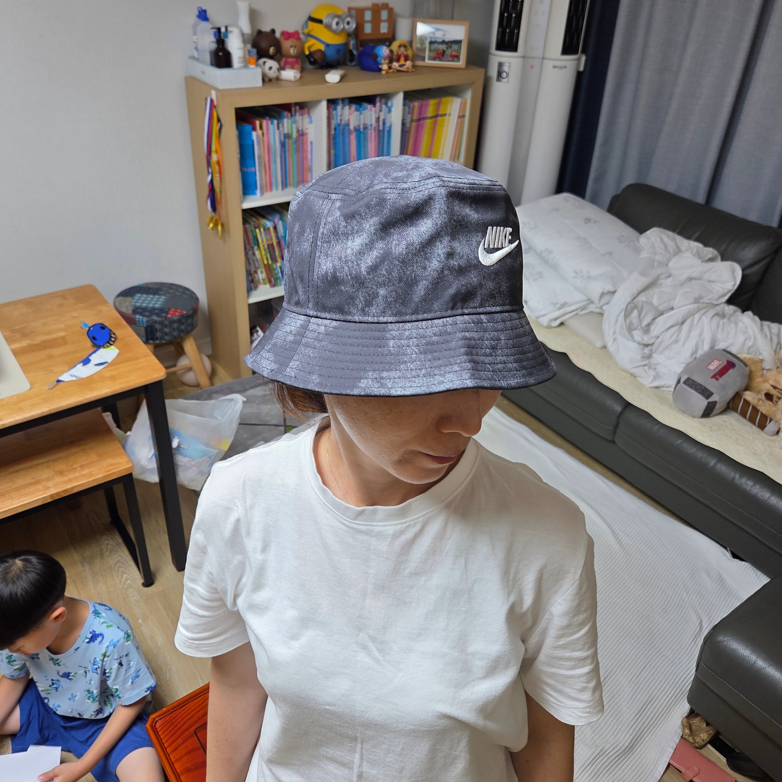 Nike Bucket Futura Tie-Dye Black 착용 스타일