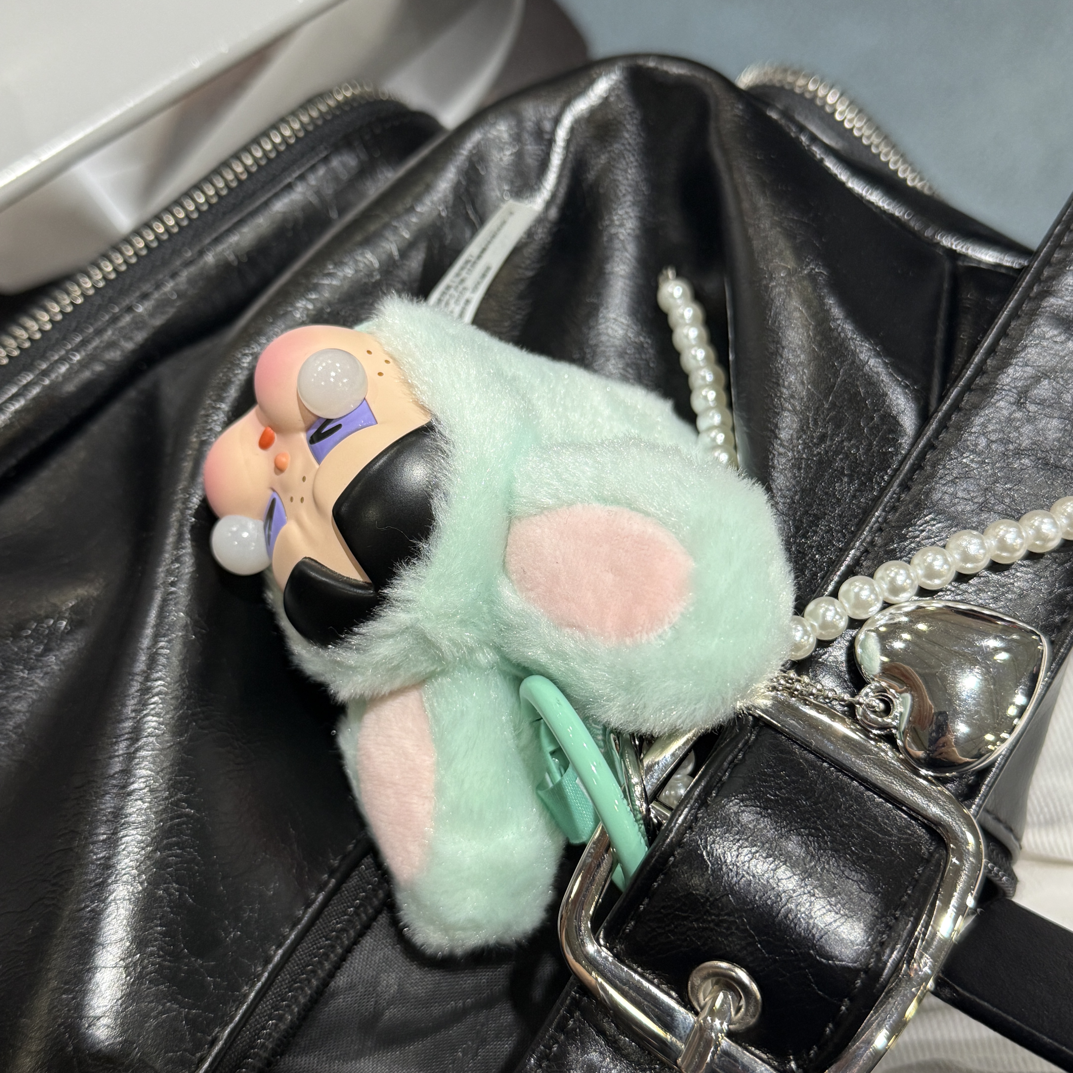 Pop Mart Crybaby x Powerpuff Girls Series Keyring Bunny Buttercup (Opened Case) 착용 스타일