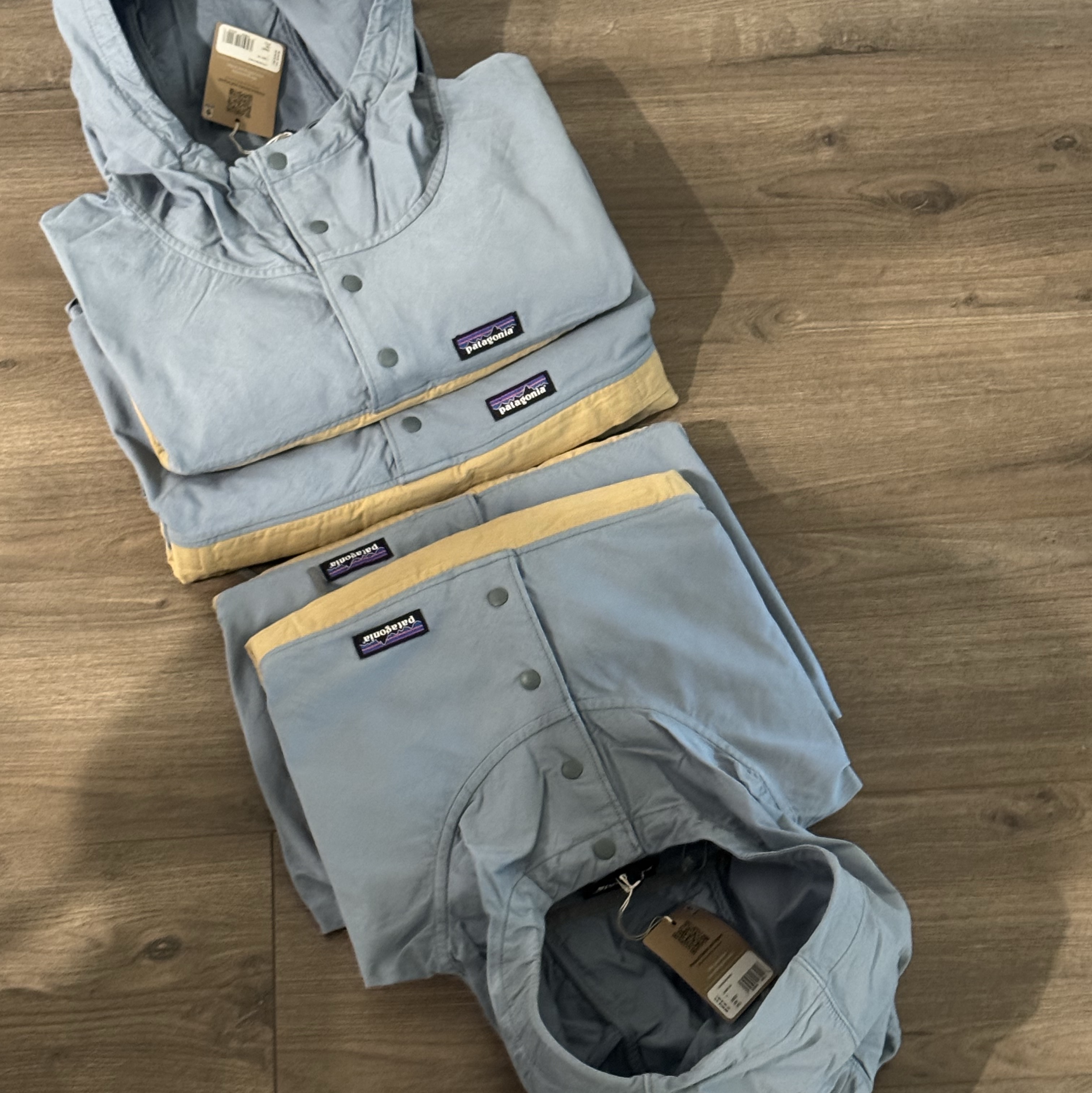 Patagonia Funhoggers Cotton Anorak Classic Tan 착용 스타일