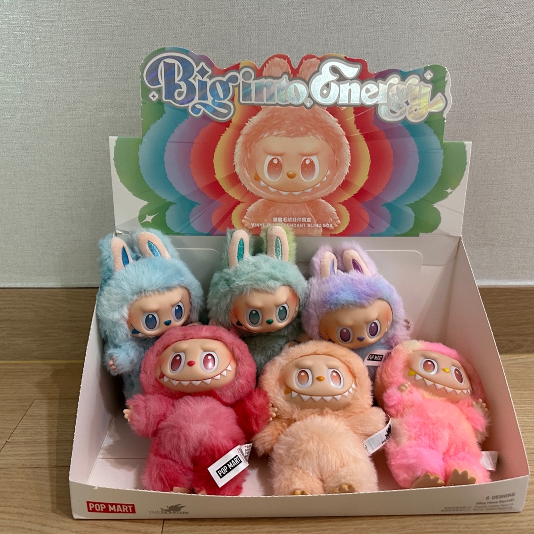 Pop Mart Labubu The Monsters Highlight Series Sealed Case (6 Blind Boxes) 착용 스타일