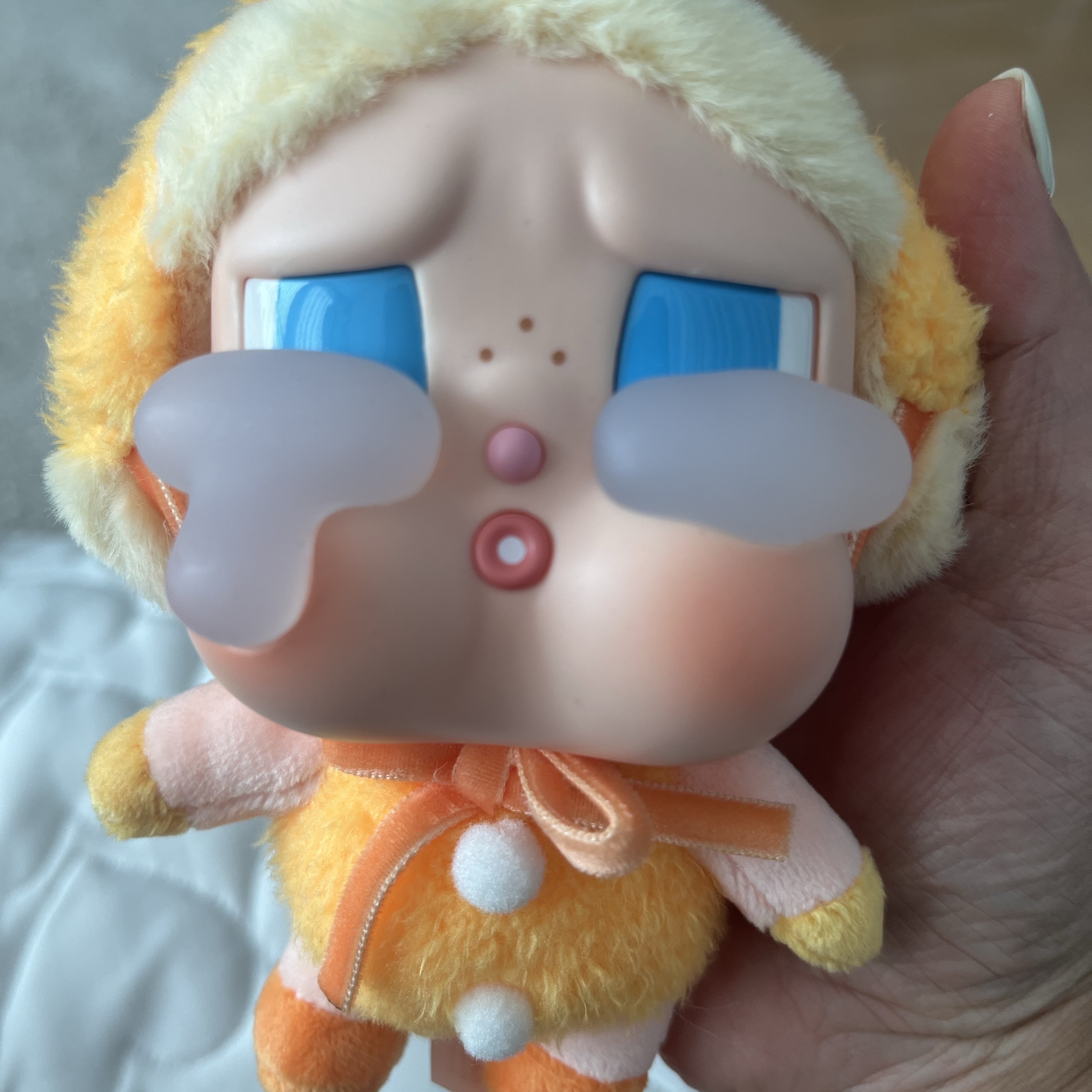 Pop Mart Crybaby Crying Again Series Plush Keyring Sealed Case (1 Blind Box) 착용 스타일