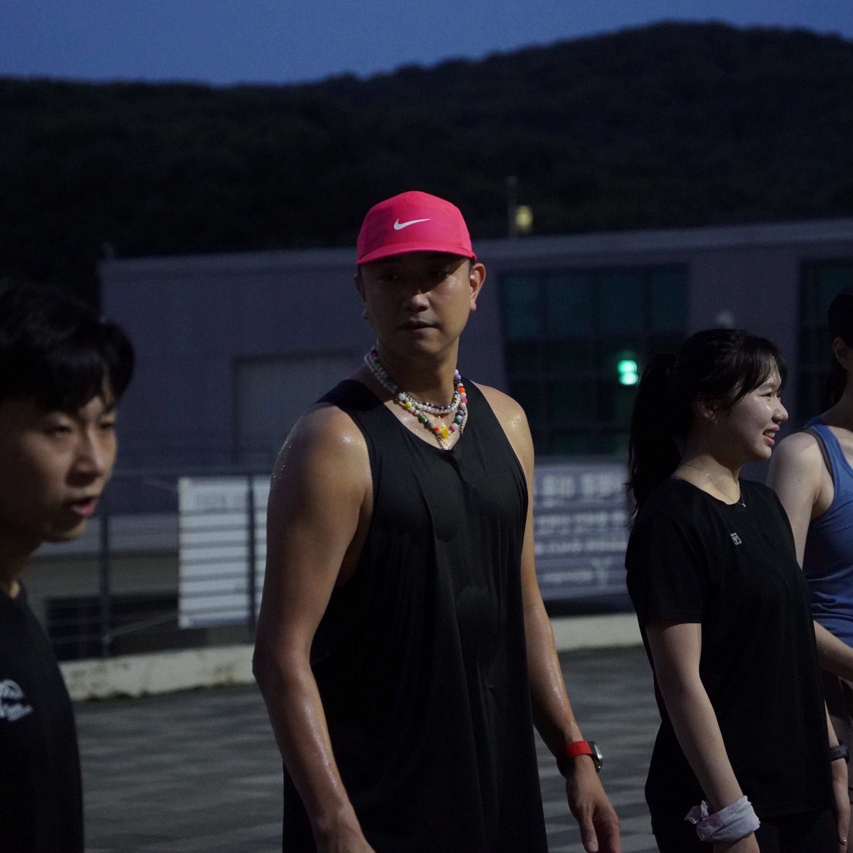Asics Superblast 2 Bold Magenta Pink Glo, Nike Dri-Fit ADV Aeroswift Running Half Tights Black - Asia 착용 스타일 - 2