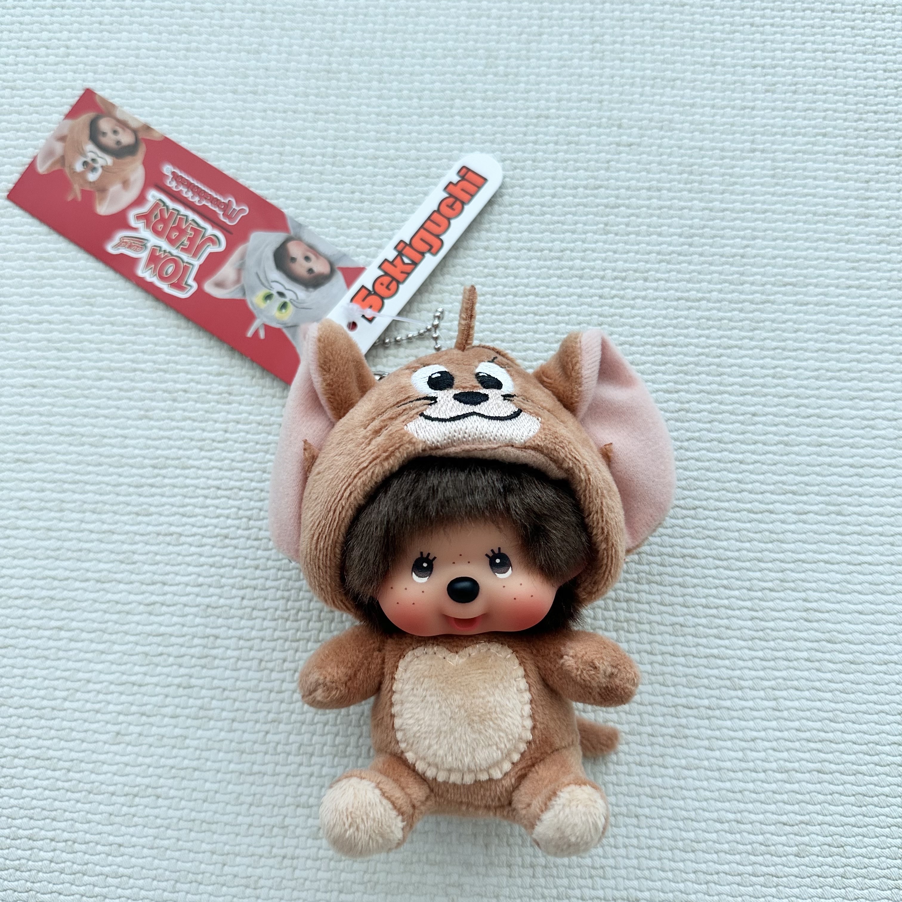 Monchhichi x Tom & Jerry SS Doll Mini Key Chain Jerry 착용 스타일 - 1