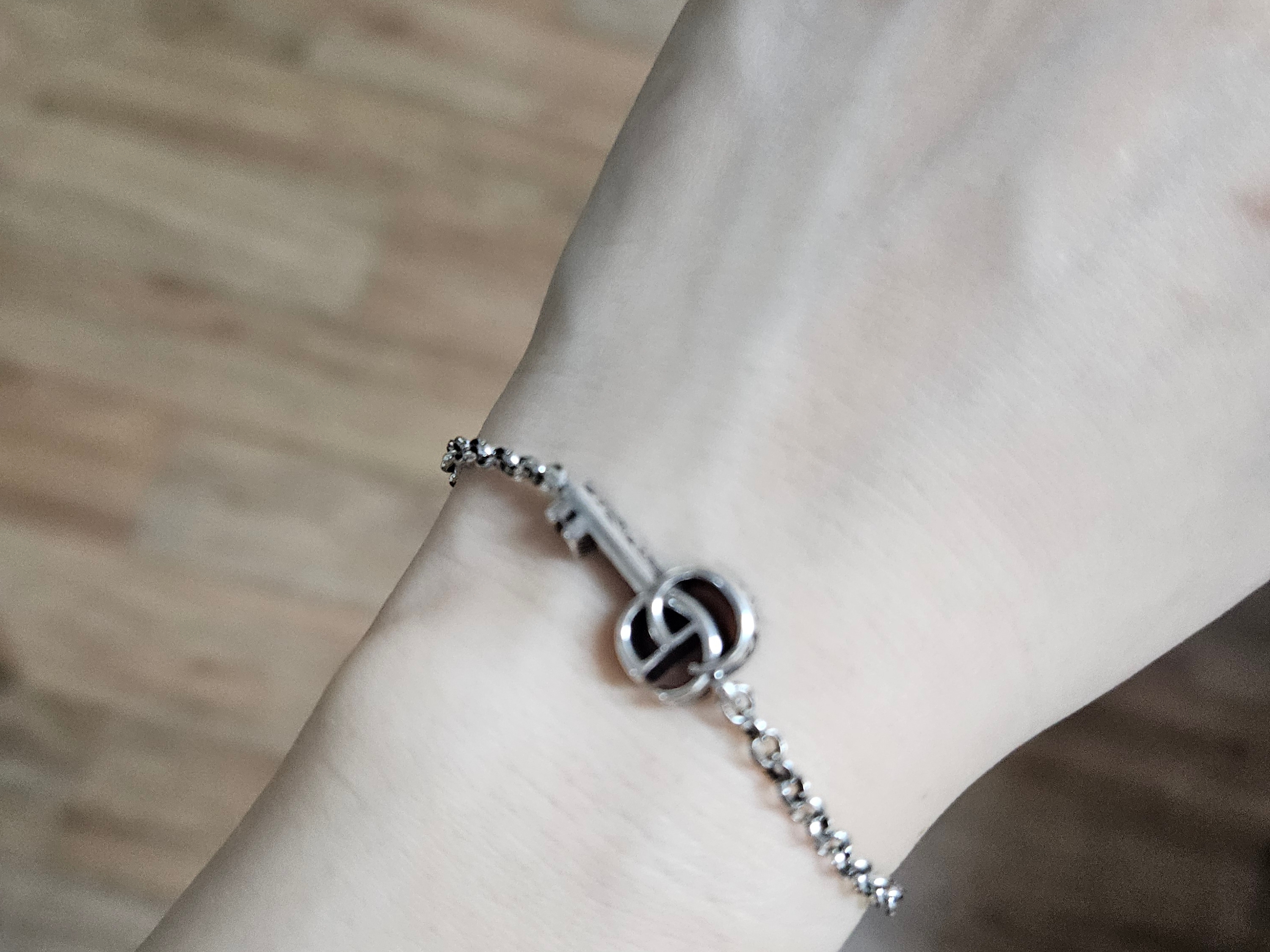 Gucci Double G Key Bracelet 925 Sterling Silver with Aged Finish 착용 스타일