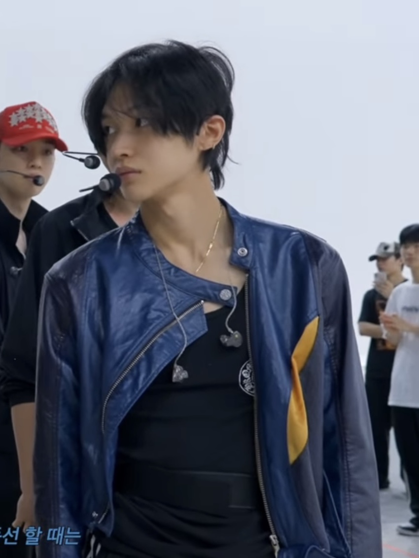 Chrome Hearts Horseshoe Fuck You Logo Tank Top Black 착용 스타일