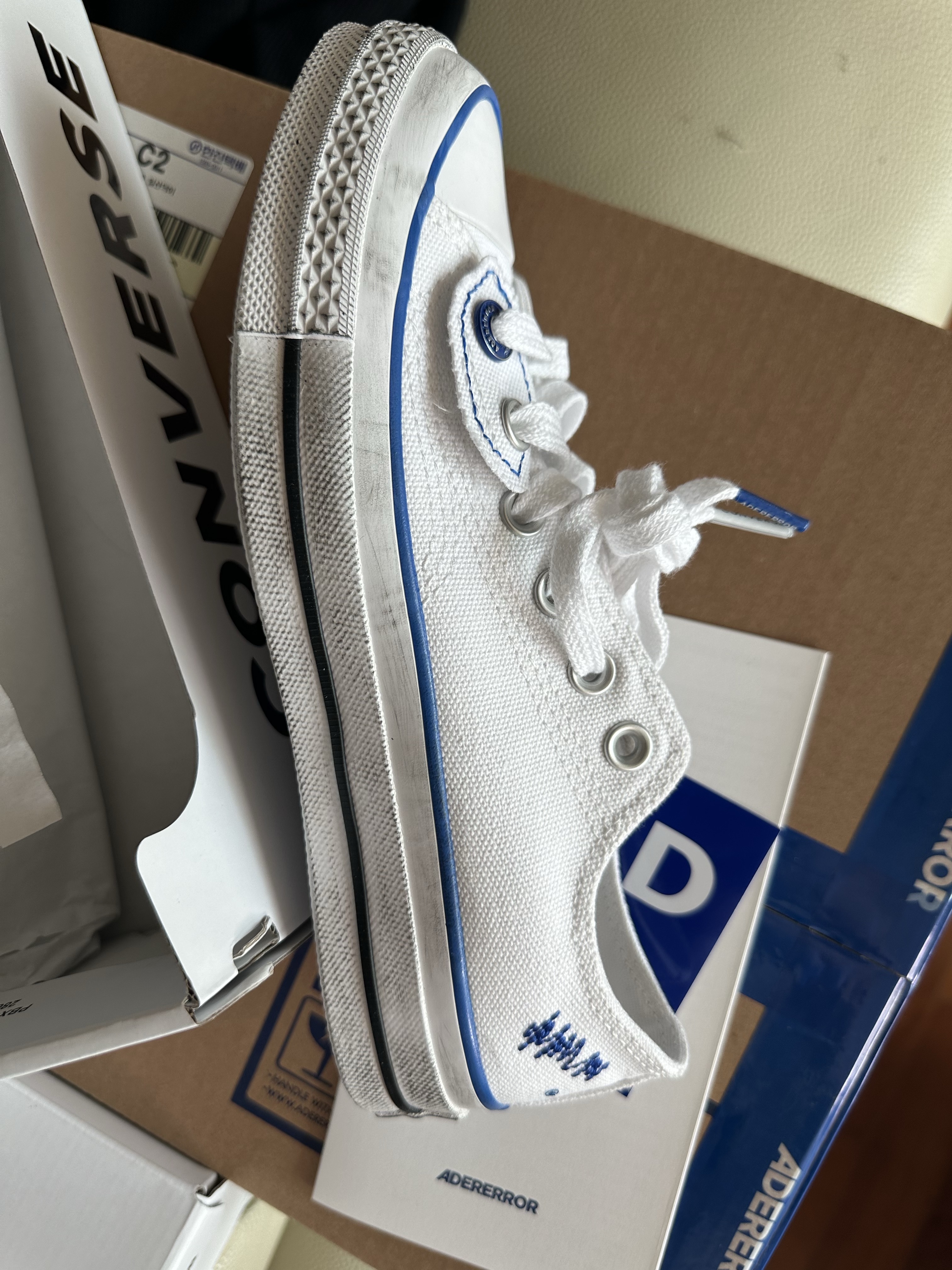 Converse x Ader Error Sig; Chuck 70 Low White Blue 착용 스타일 - 2