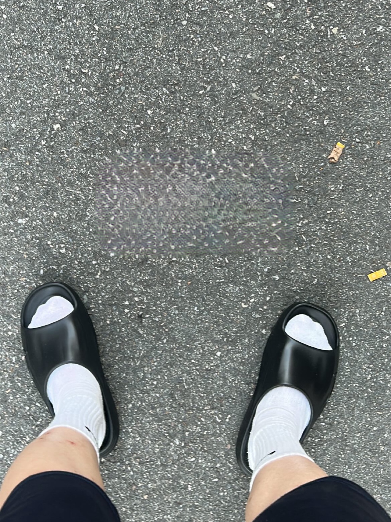 Nike ReactX Rejuven8 Slide Black 착용 스타일