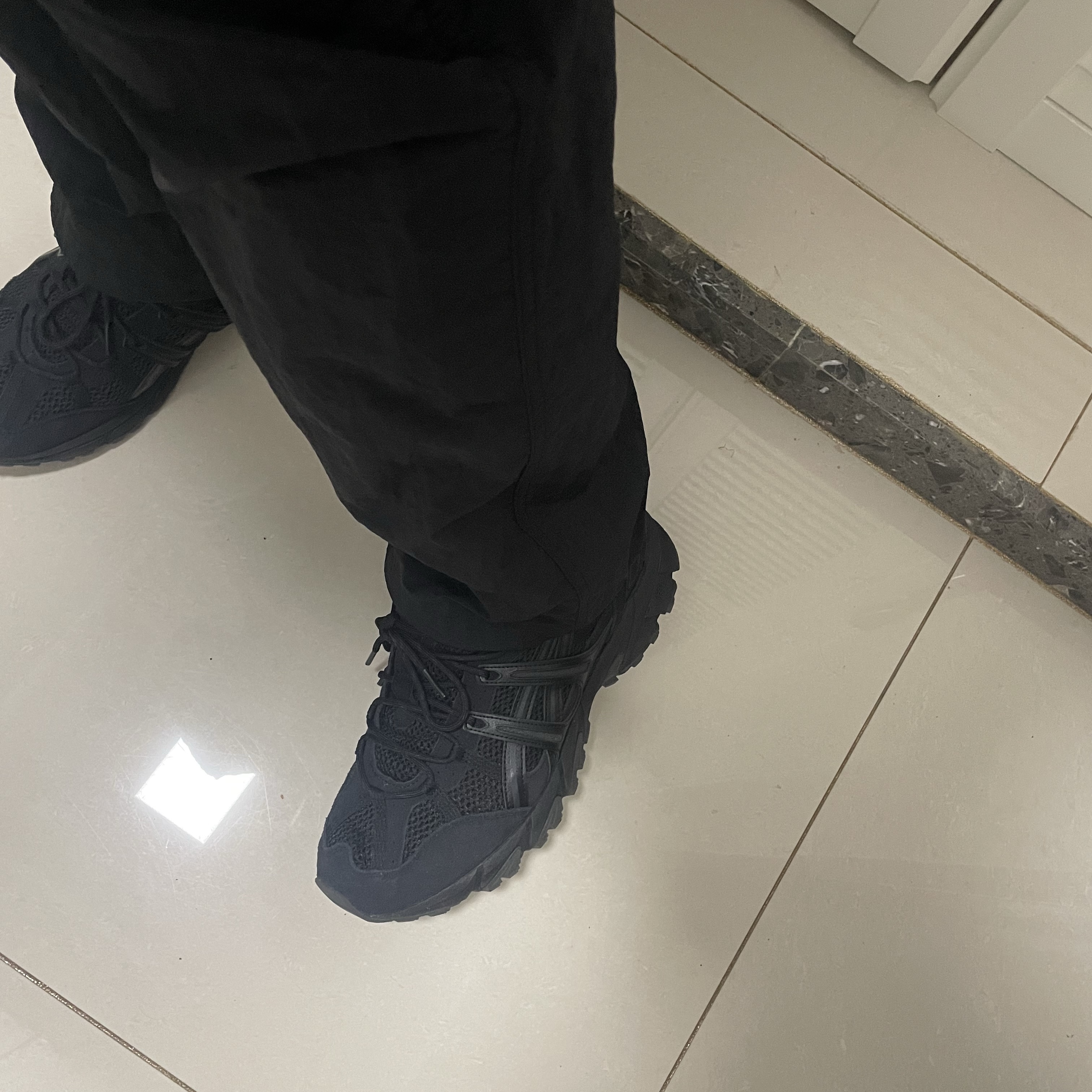 Asics Gel-Sonoma 15-50 Black 착용 스타일