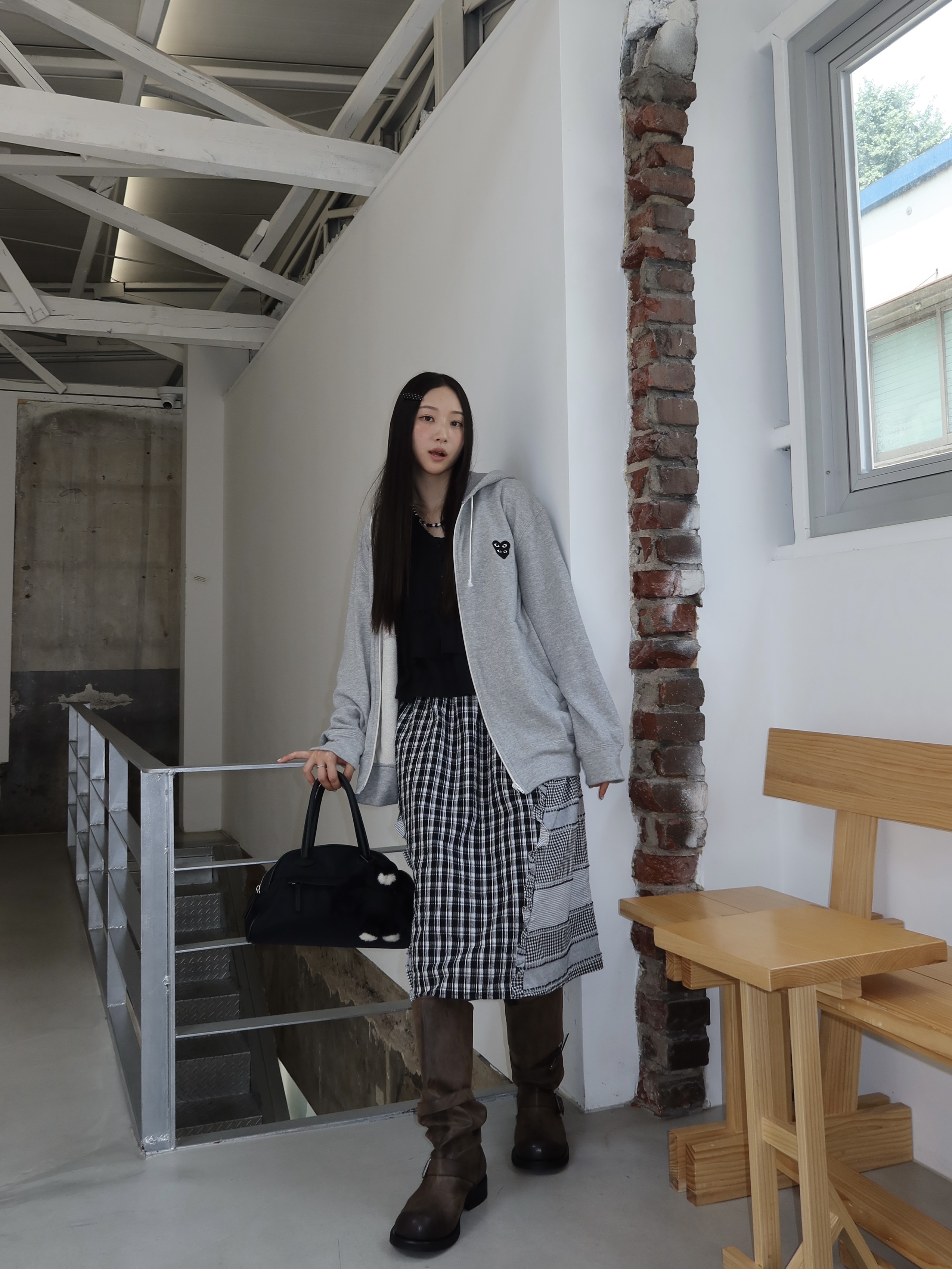 Play Comme des Garcons Double Eye Black Heart Zip Hooded Sweatshirt Grey, [6% 적립] NegativeThree  Slouchy Long Boots Washed Brown 착용 스타일 - 1