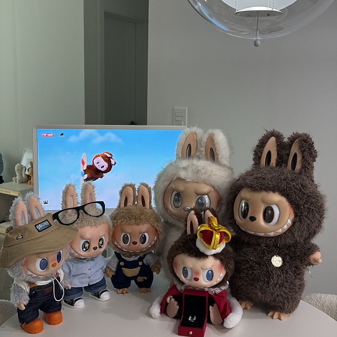 Pop Mart The Monsters Zimomo Angel In Clouds Vinyl Face Doll, Pop Mart The Monsters I Found You Vinyl Face Doll 착용 스타일
