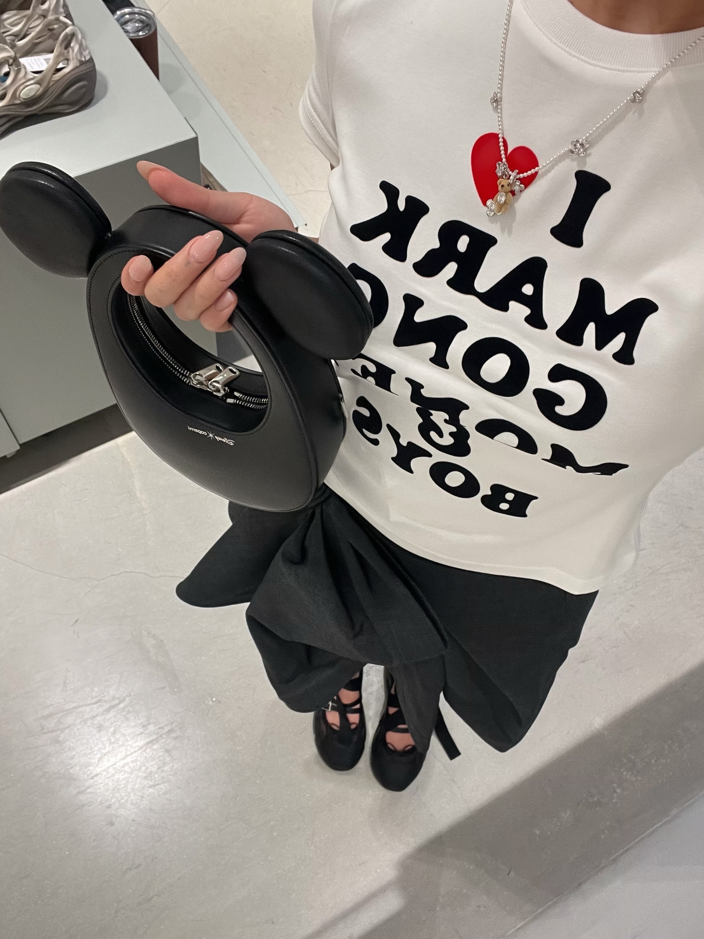 Markgong Women MG Slogan Baby T-Shirt White - 25FW, Markgong Women Bow Tie Midi Skirt Grey - 25FW 착용 스타일 - 3