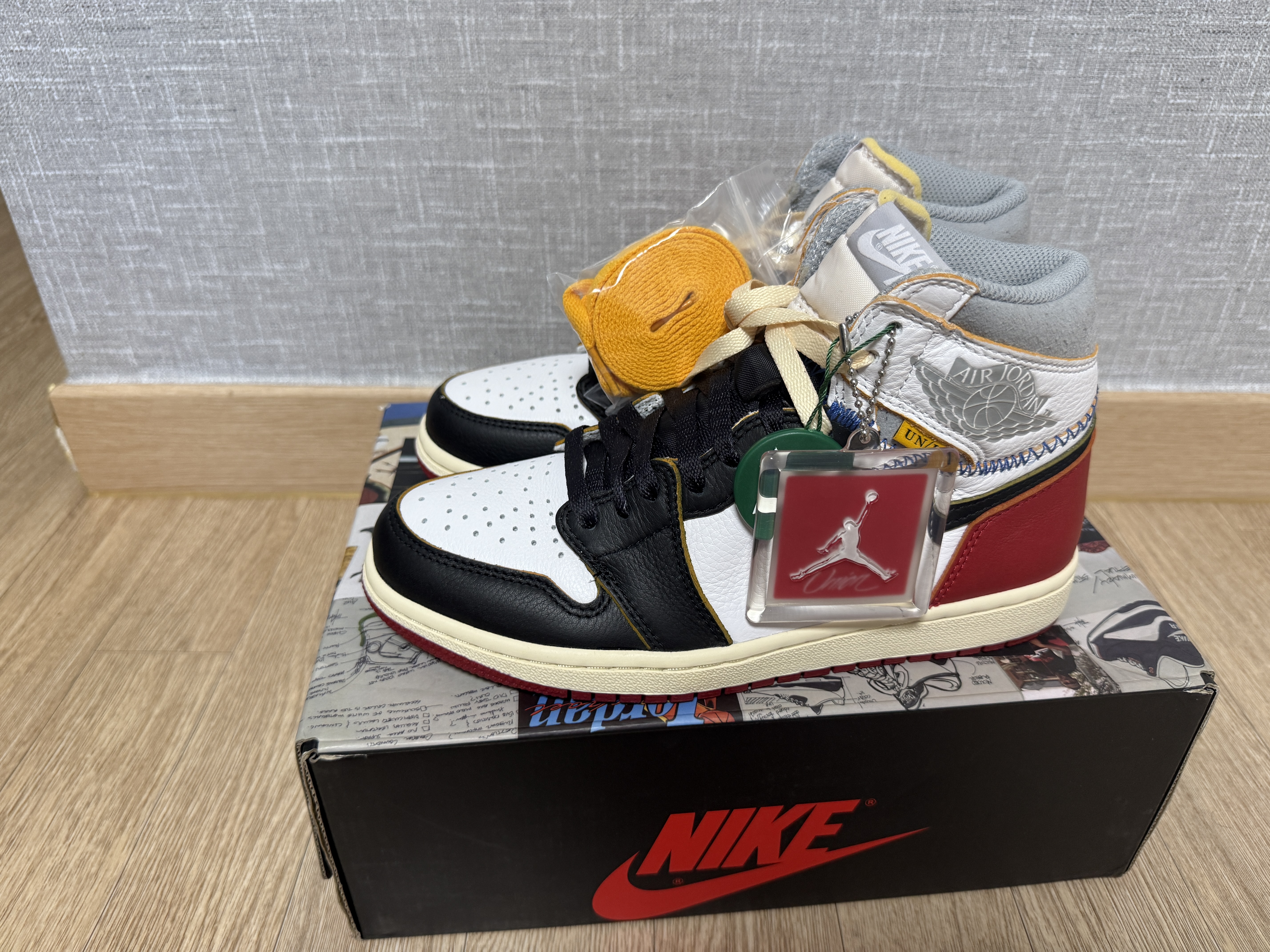 Jordan 1 x Union Retro High OG Chicago Shadow, Jordan 1 x Union Retro High Black Toe 착용 스타일 - 2