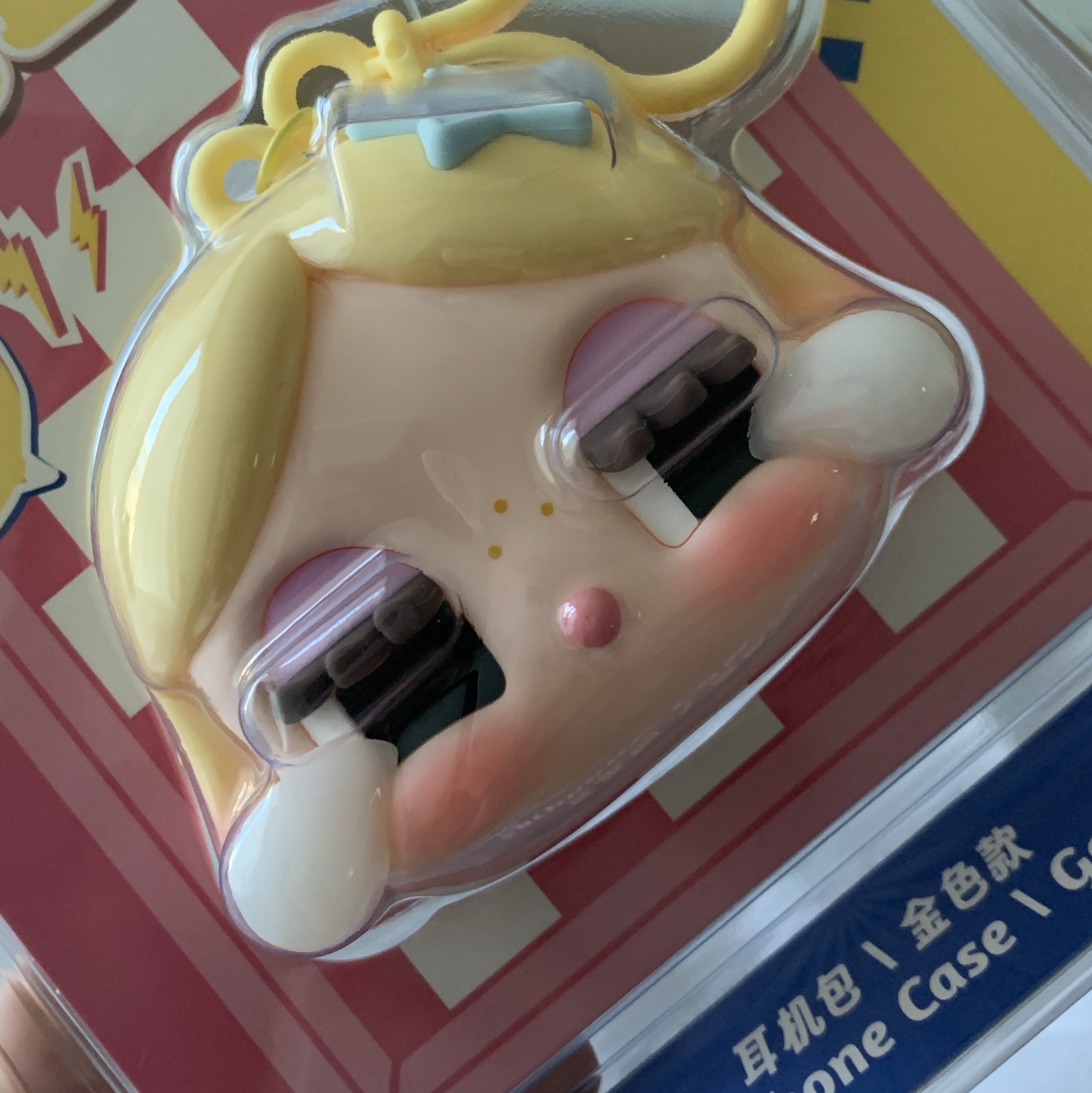 Pop Mart Crybaby Shiny Shiny Series Earphone Case Gold 착용 스타일 - 2