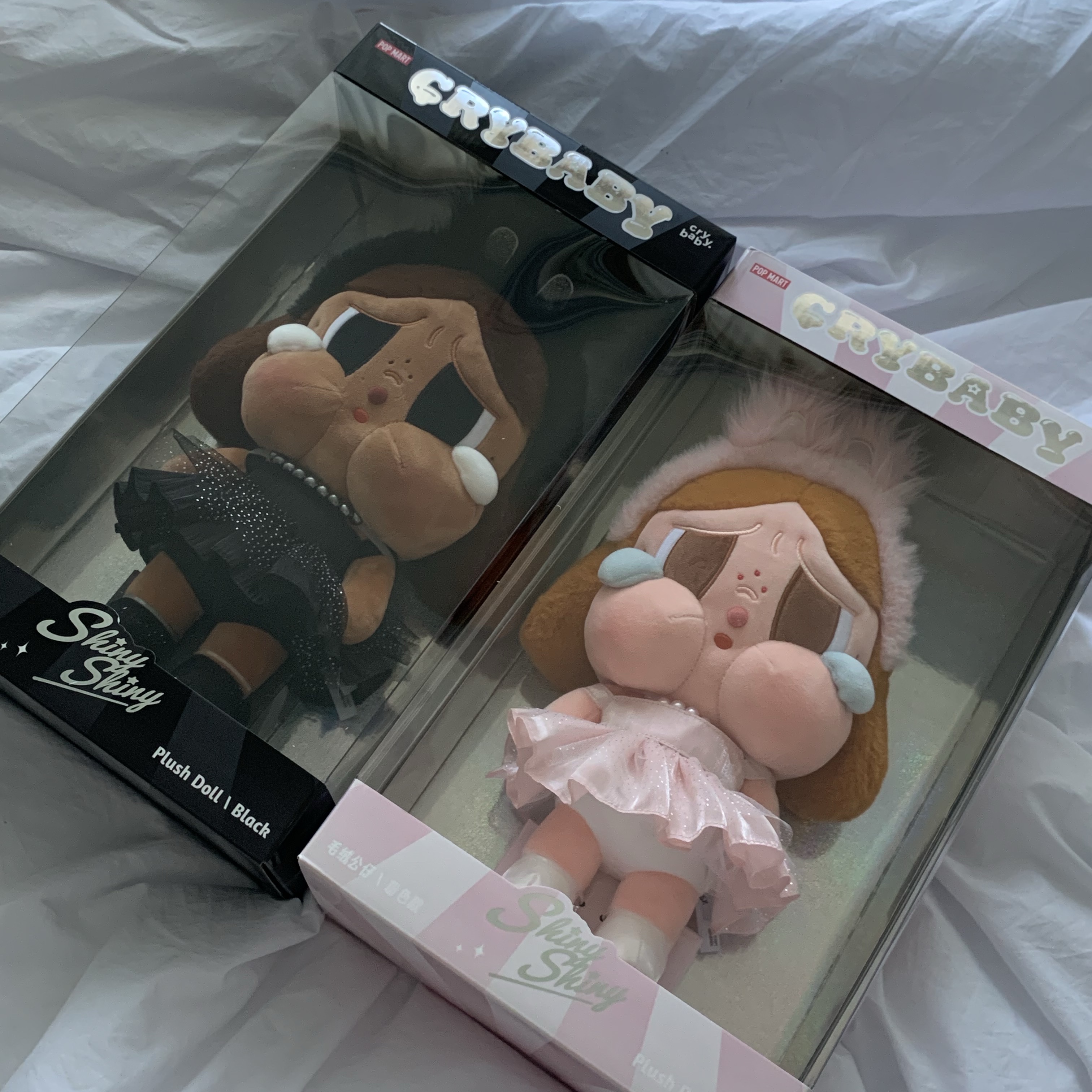 Pop Mart Crybaby Shiny Shiny Series Plush Doll Pink, Pop Mart Crybaby Shiny Shiny Series Plush Doll Black 착용 스타일 - 1