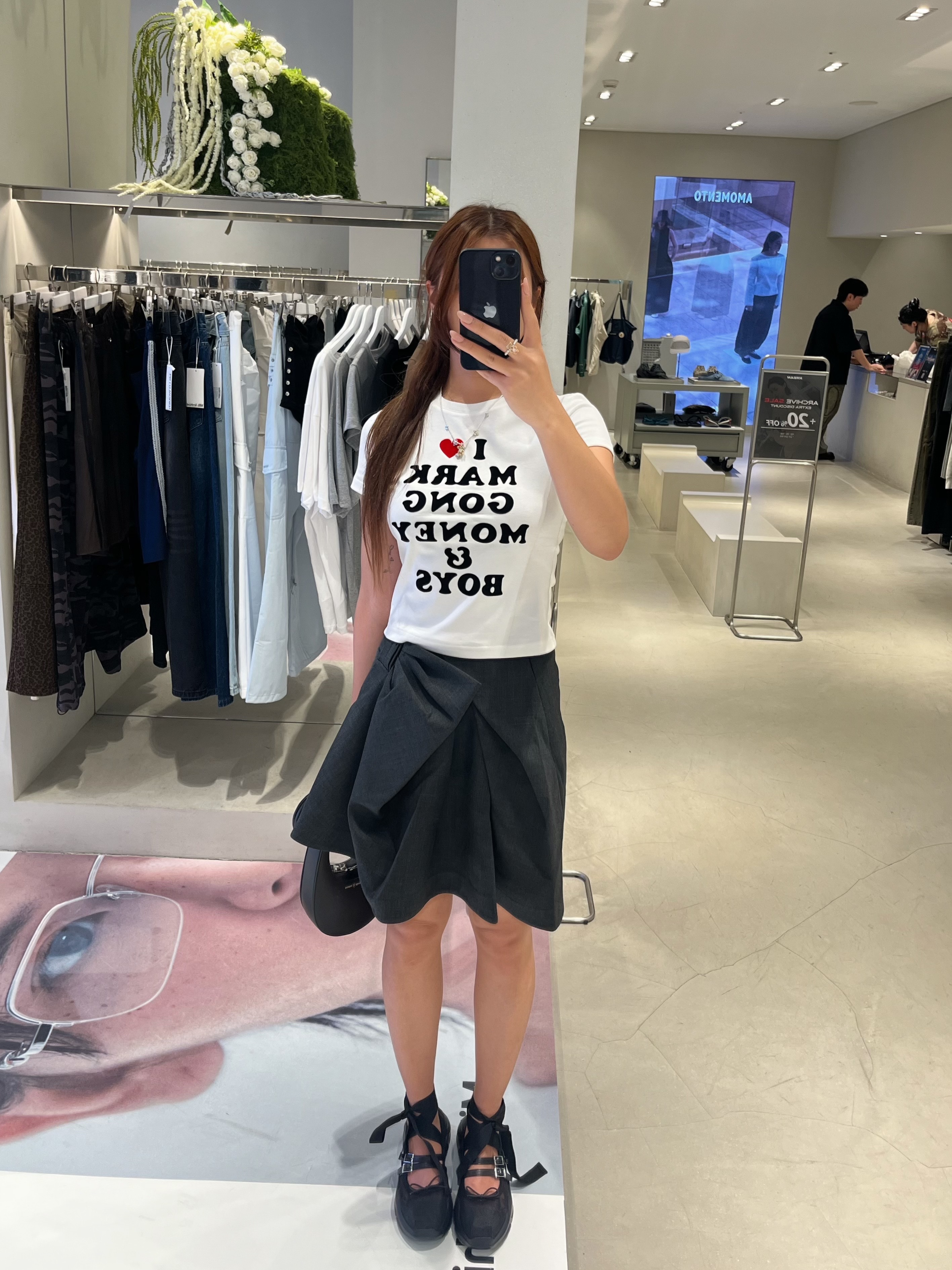Markgong Women MG Slogan Baby T-Shirt White - 25FW, Markgong Women Bow Tie Midi Skirt Grey - 25FW 착용 스타일 - 4