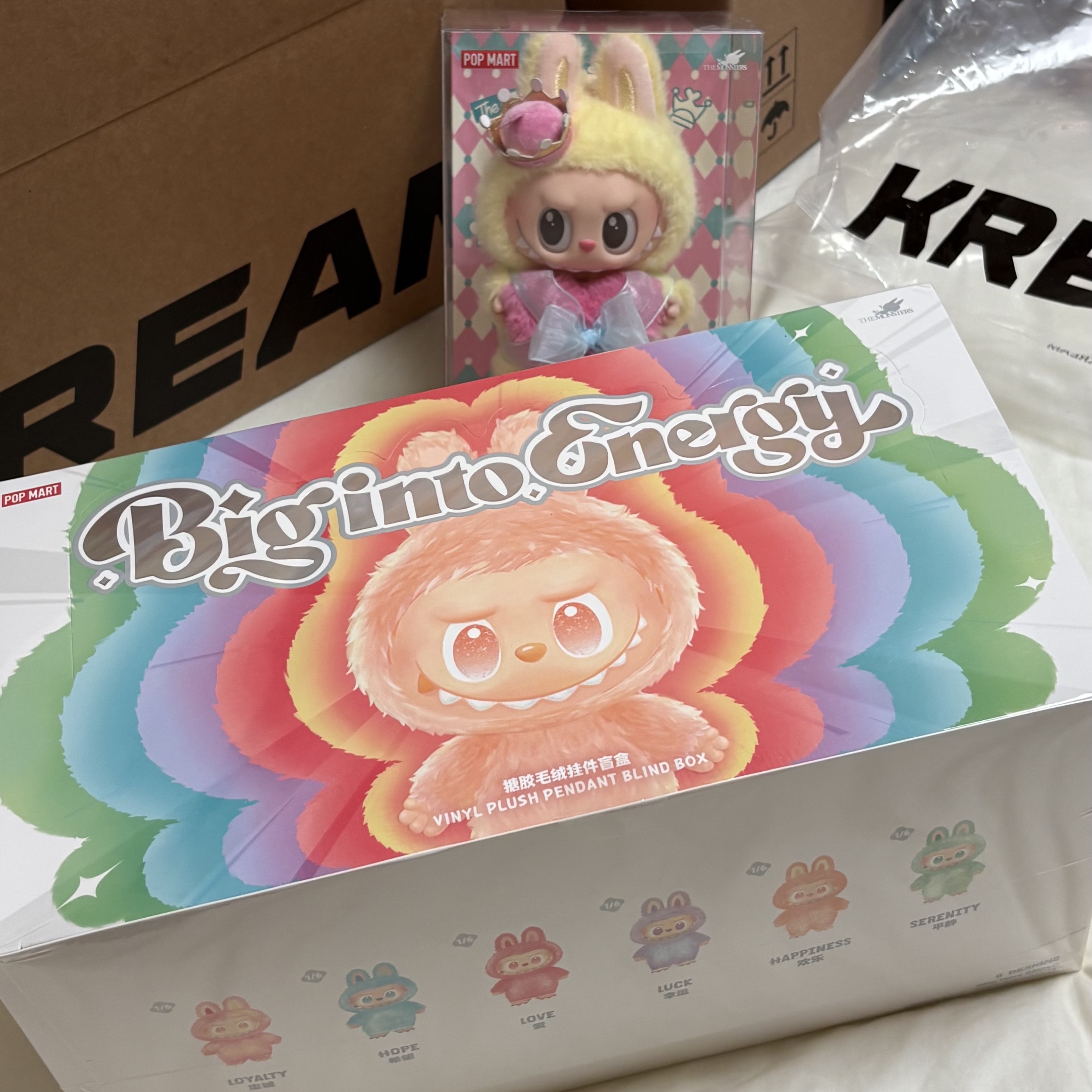 Pop Mart The Monsters Checkmate Series Plush Keyring, Pop Mart Labubu The Monsters Highlight Series Sealed Case (6 Blind Boxes) 착용 스타일