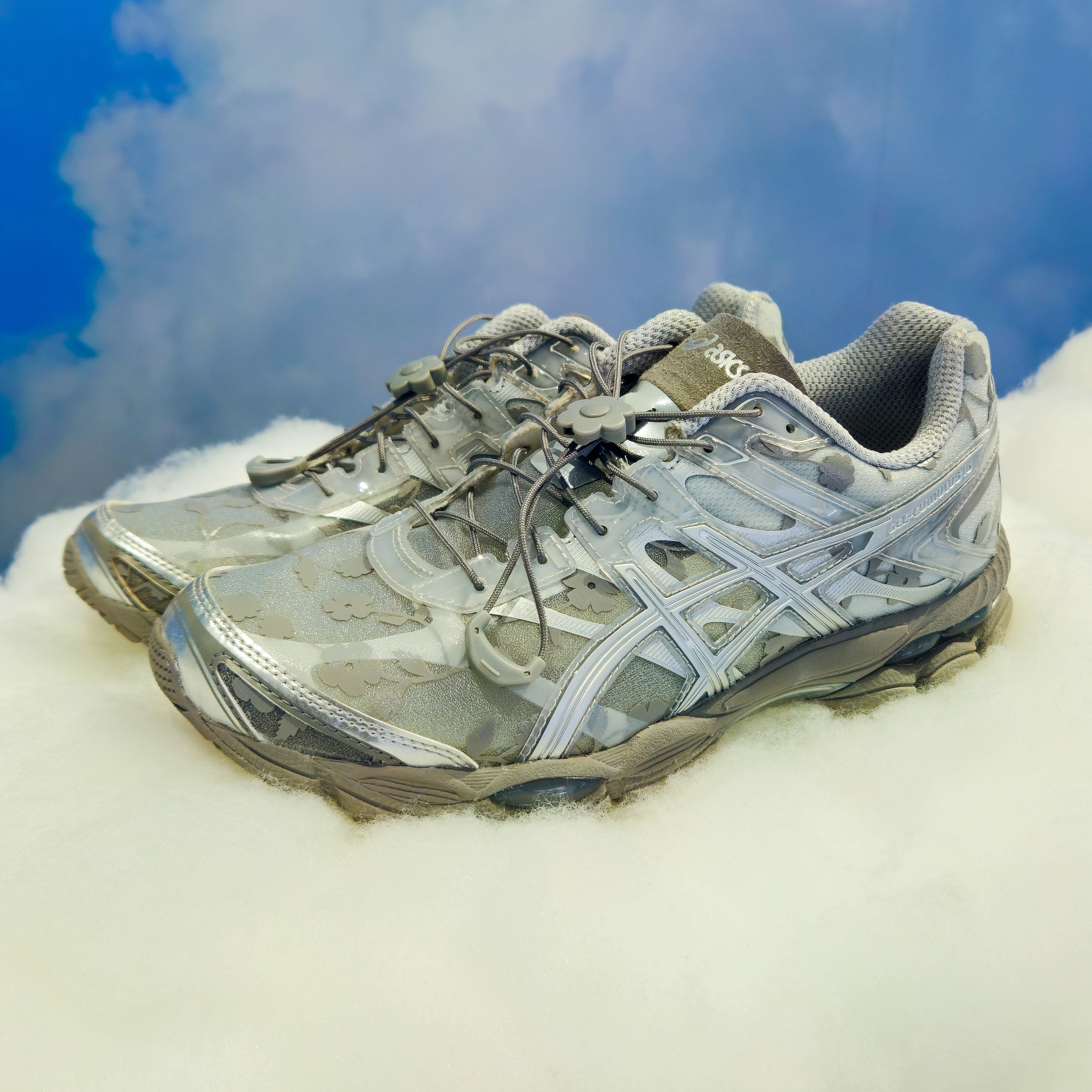 Asics x Cecilie Bahnsen Gel-Cumulus 16 Black, Asics x Cecilie Bahnsen Gel-Cumulus 16 Gray 착용 스타일 - 3