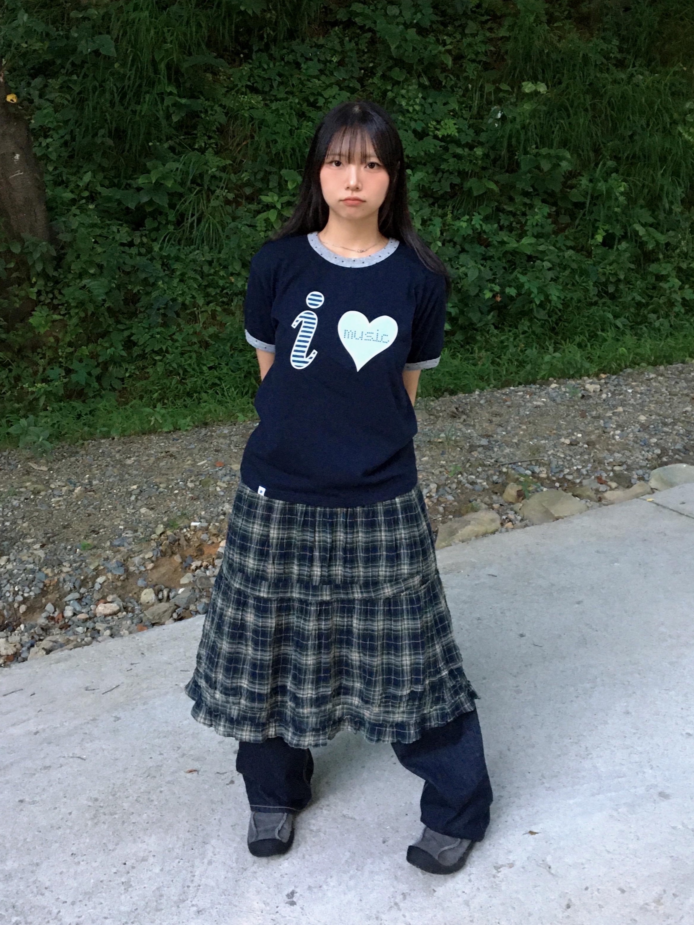 CAVISH I Love Music Ringer SS Tee Navy, COYSEIO Shirring Midi Skirt Check 착용 스타일 - 1