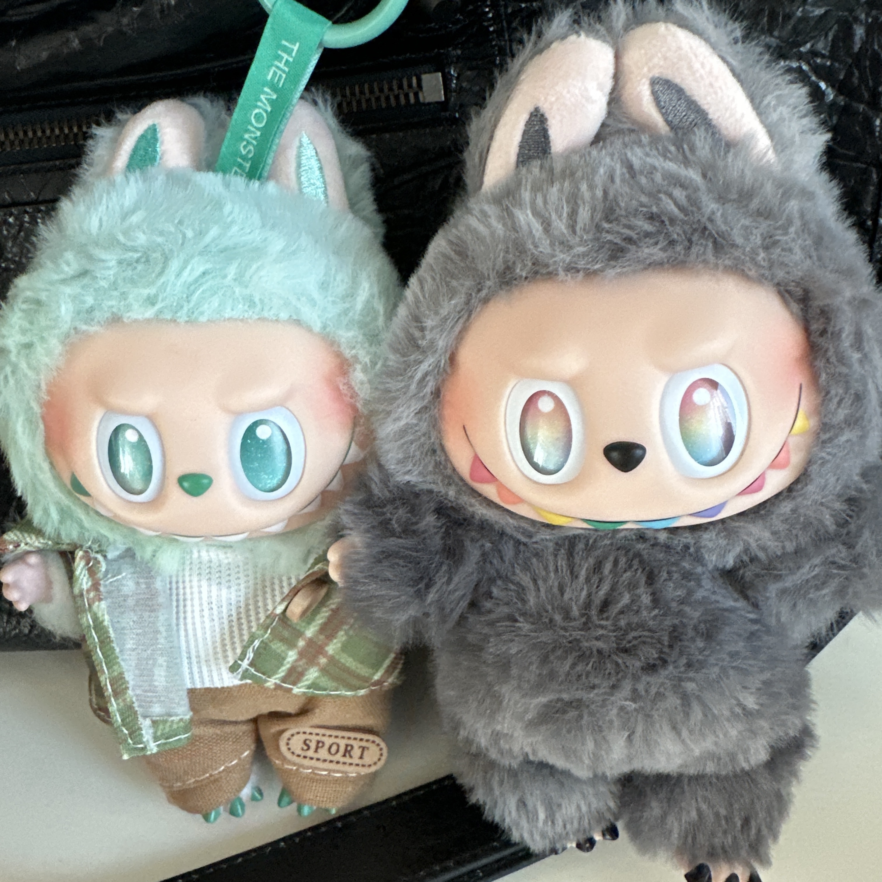 Pop Mart Labubu The Monsters Highlight Series ID Keyring (Opened Case) 착용 스타일