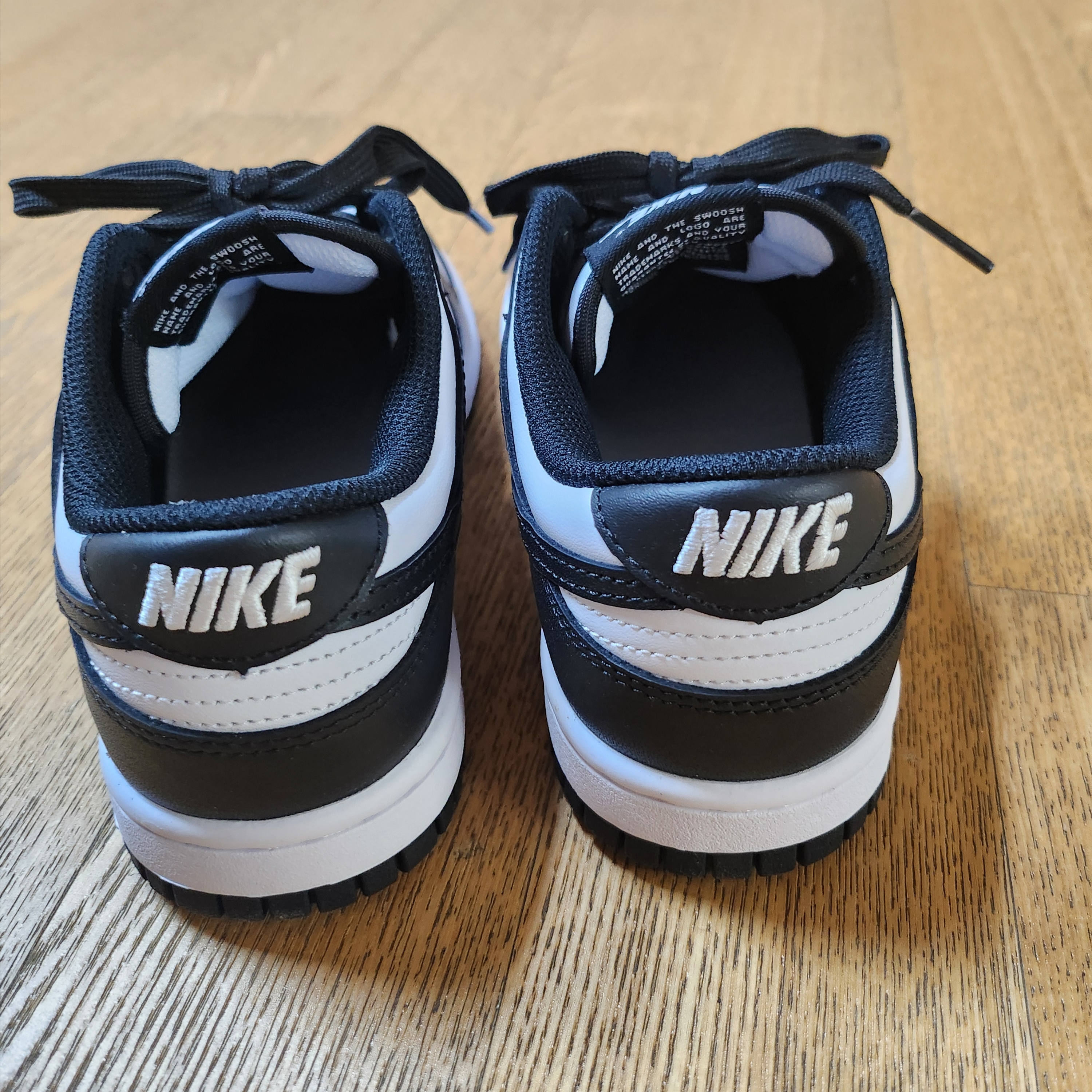 (W) Nike Dunk Low Black 착용 스타일 - 2