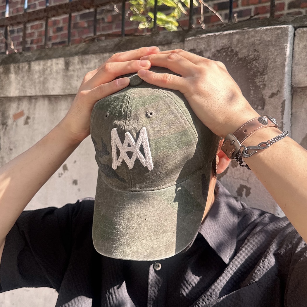 Ogarp Concho Wrist Belt Brown, Apple AirPods Max Lightning Silver (Korean Ver.) 착용 스타일 - 3