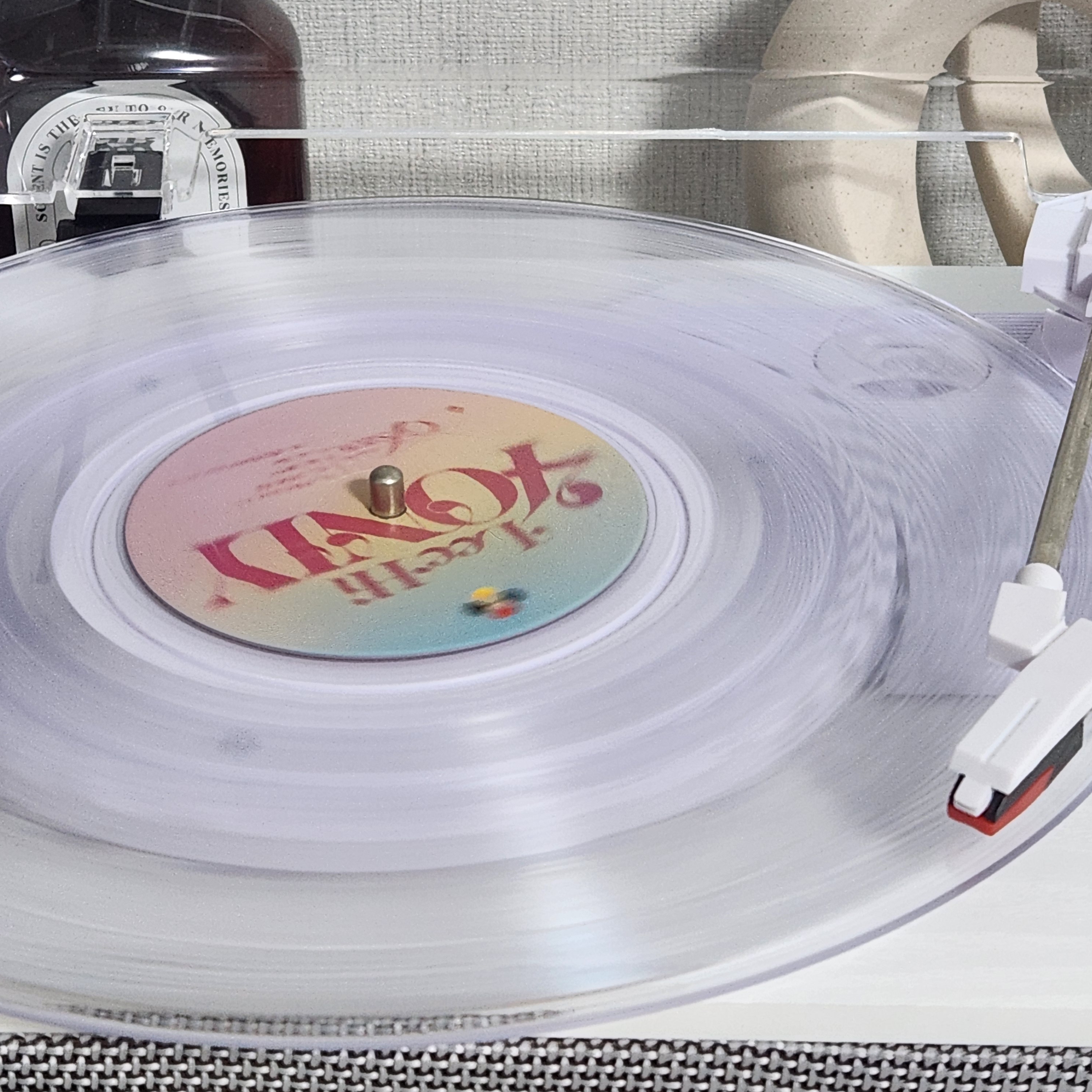 Lee Hi 3rd Album 4 Only LP Transparent 착용 스타일 - 2