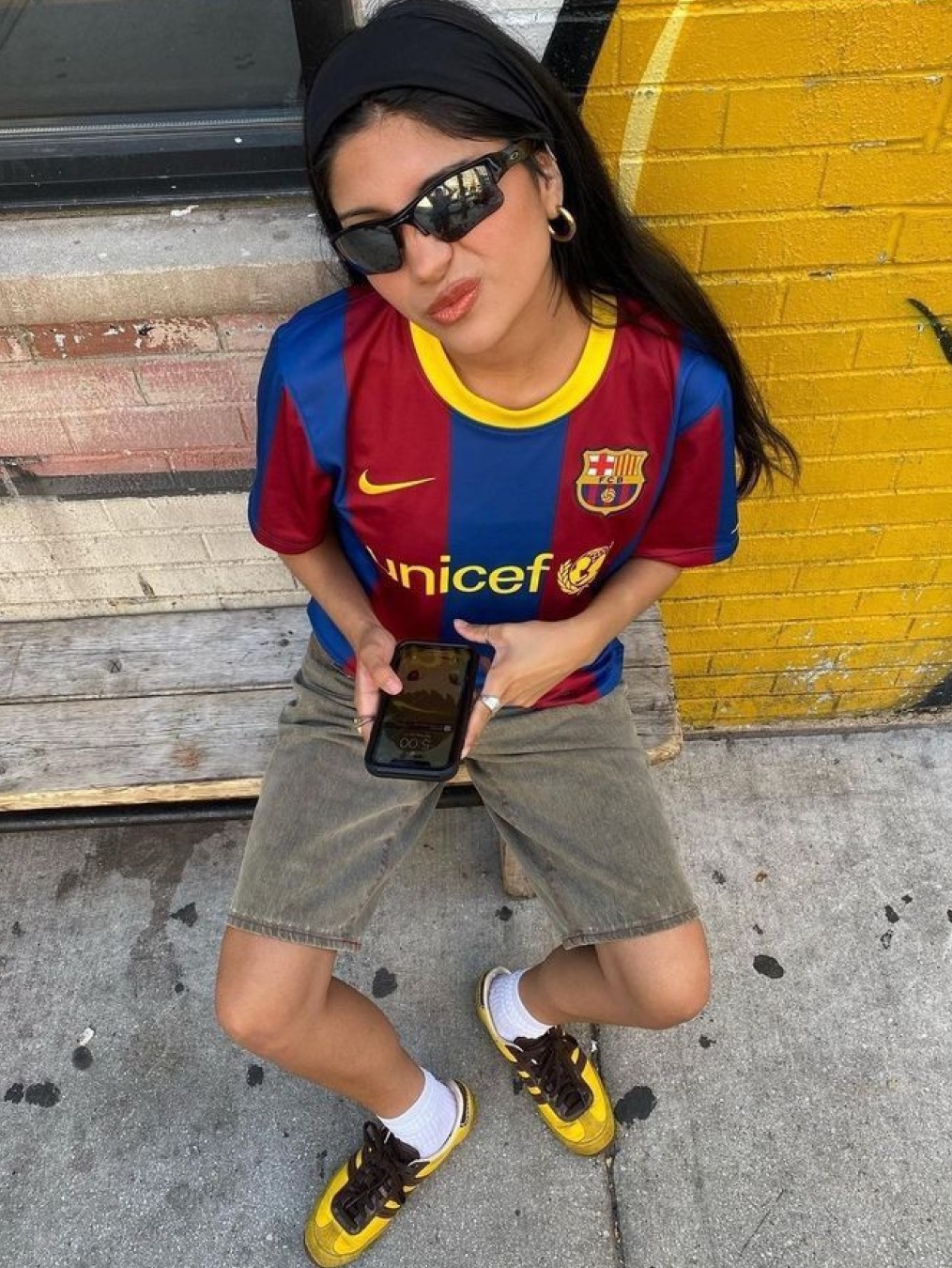 Supreme x Nike Denim Short Indigo - 24SS, Nike FC Barcelona 2020/21 Dri-Fit Stadium Home Jersey Deep Royal Blue Varsity Maize (Non Marking Ver.) 착용 스타일 - 2