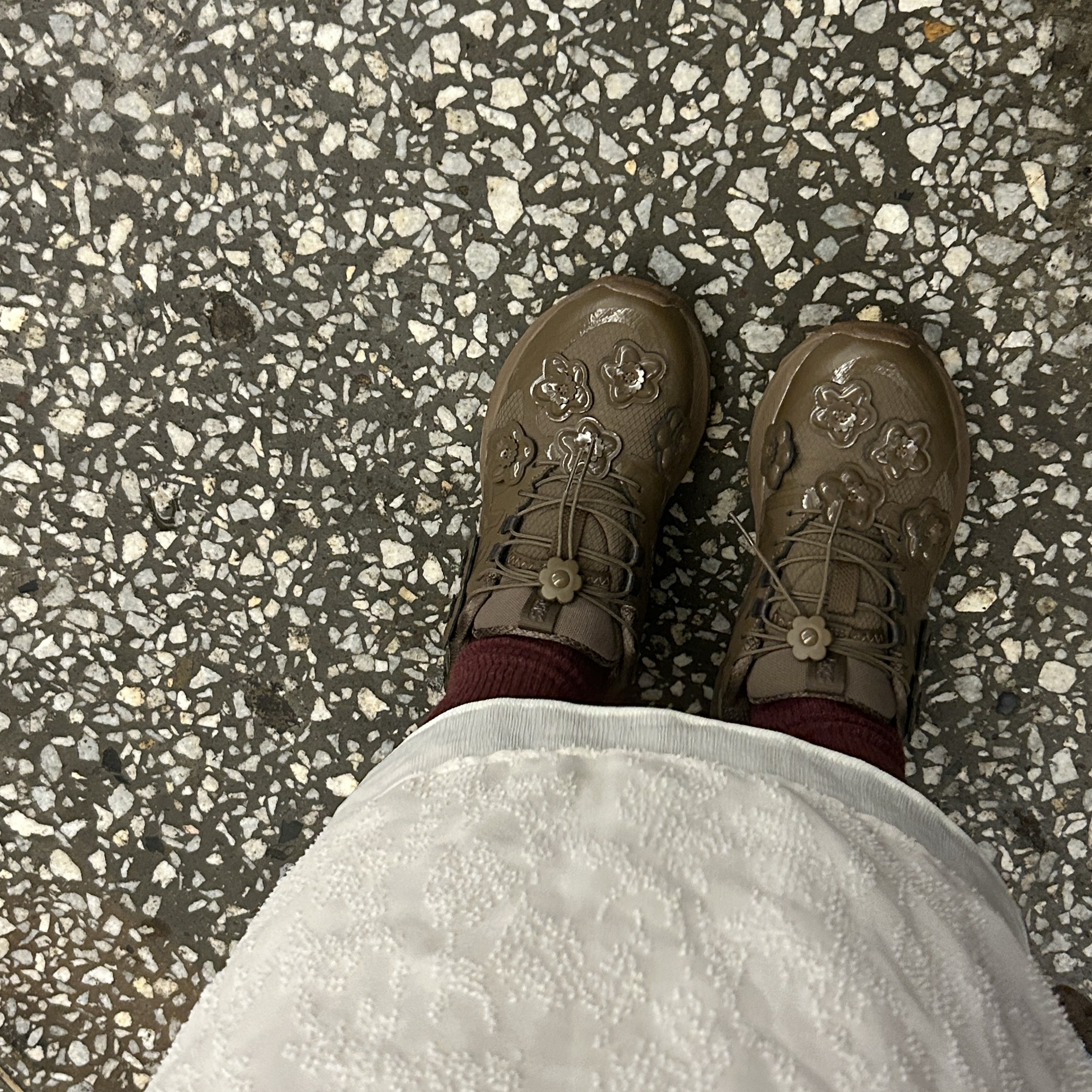 Asics x Cecilie Bahnsen Gel-Terrain Sepia 착용 스타일