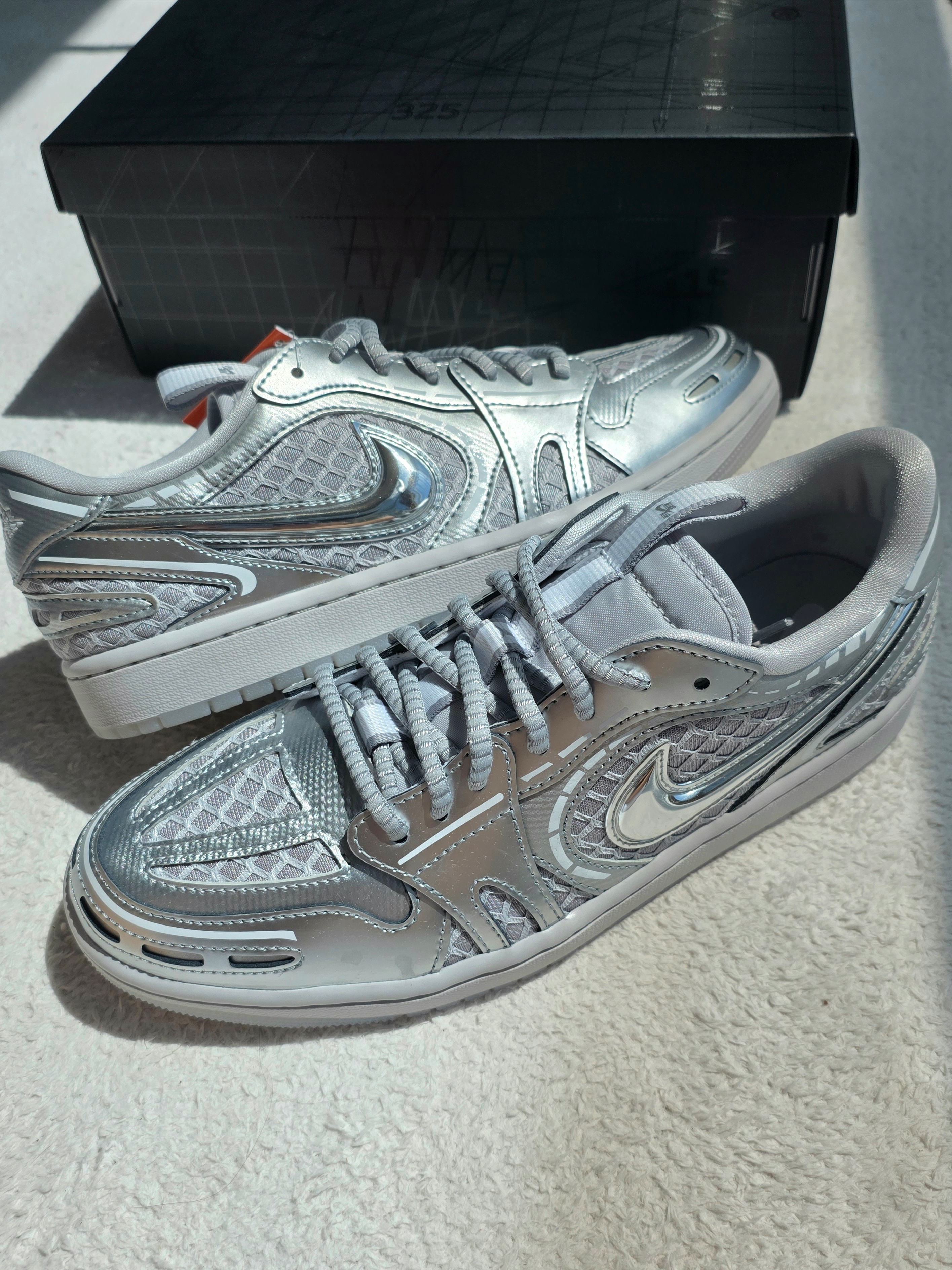 (W) Jordan 1 Low Method of Make Neutral Grey White 착용 스타일 - 1
