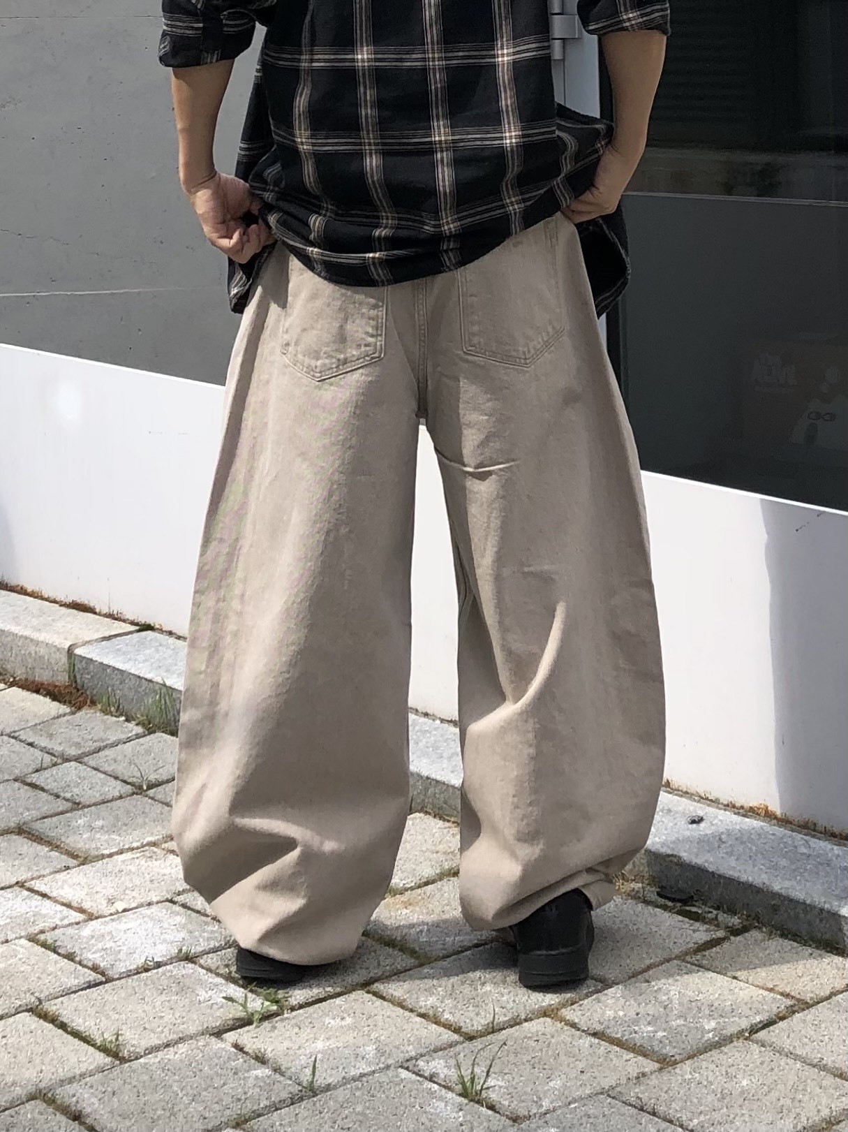 noun Wide Curved Denim Pants Sand Beige, Nike Air Force 1 '07 Low Triple Black 착용 스타일 - 5