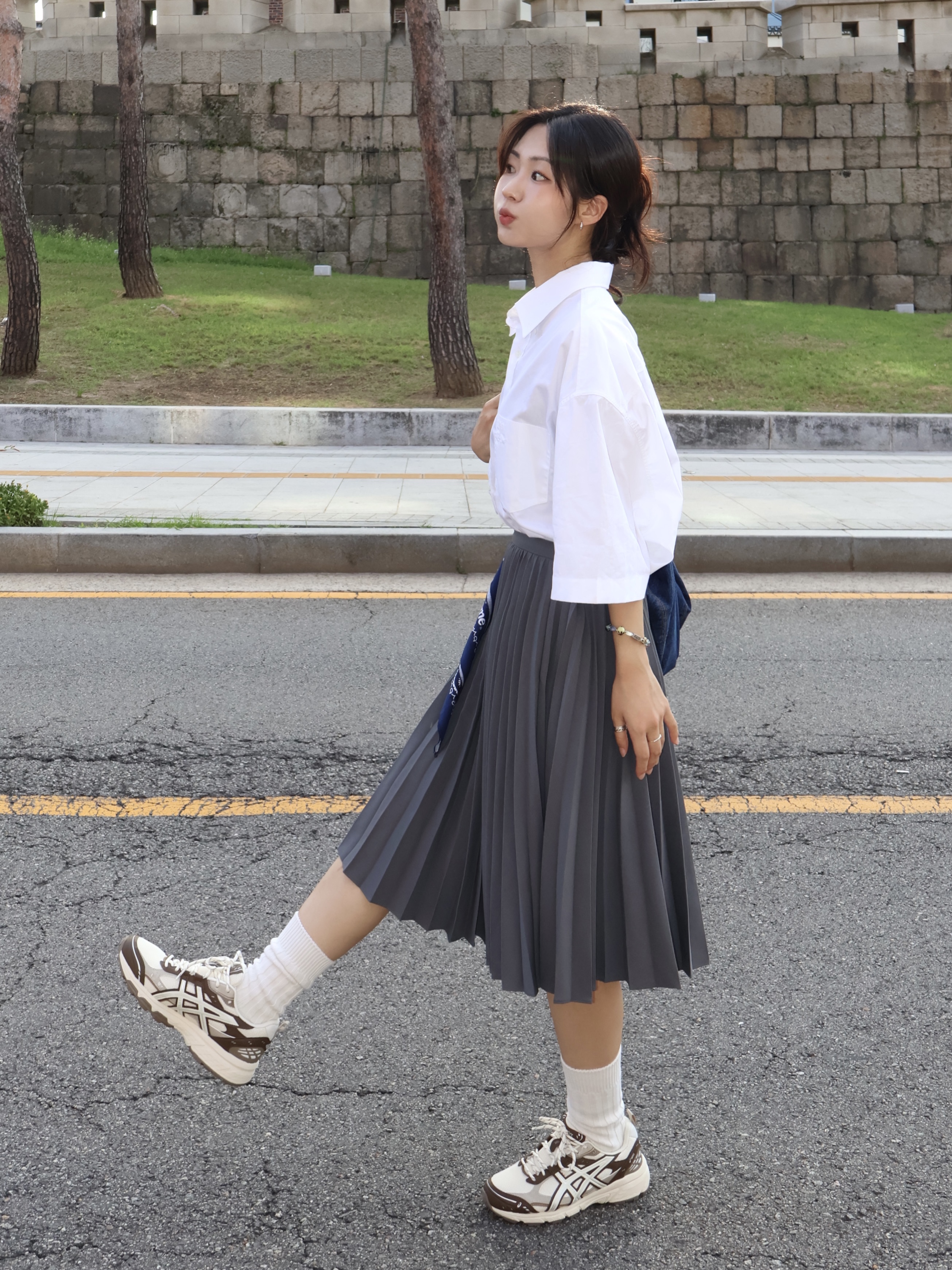 AMI Short Sleeves Boxy Fit Shirt Natural White, Supreme Hav-A-Hank Bandanas Multicolor (Set of 3) - 24SS 착용 스타일 - 3