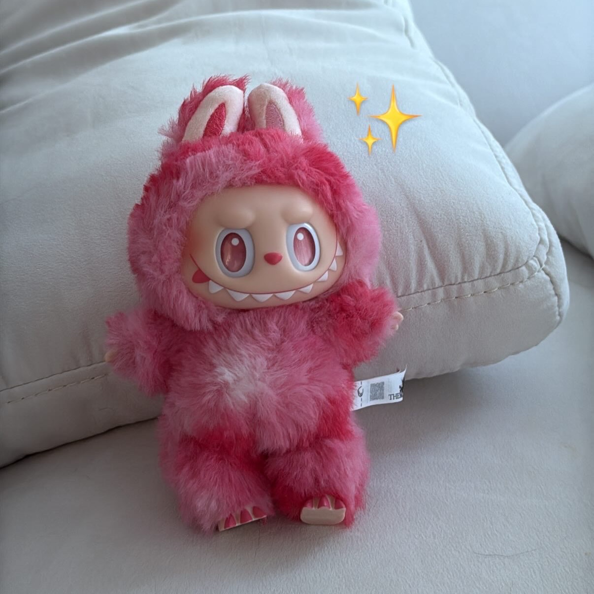 Pop Mart Labubu The Monsters Highlight Series Sealed Case (1 Blind Box) 착용 스타일