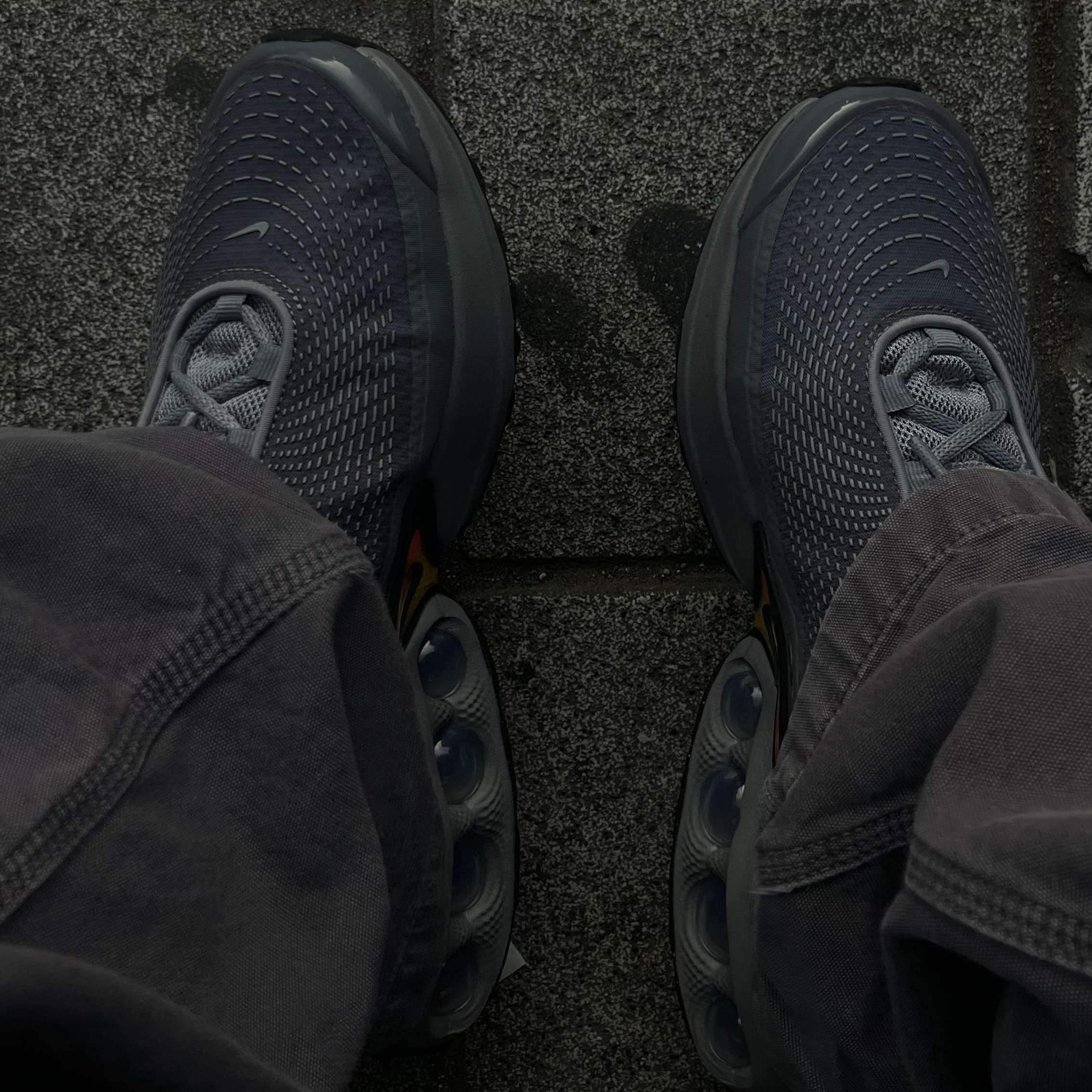 Nike Air Max Dn Smoke Grey 착용 스타일
