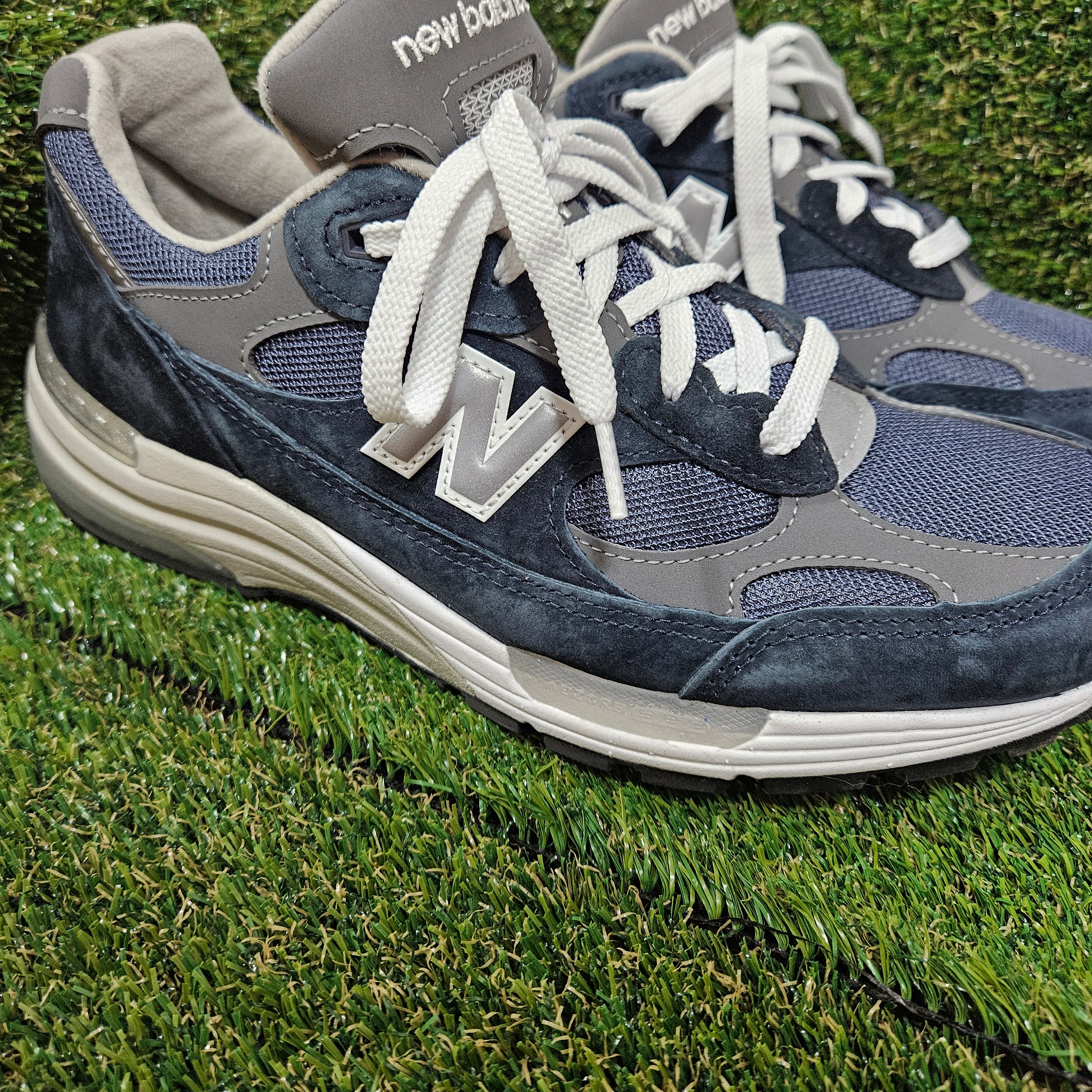 New Balance 992 Made in USA Core Navy 착용 스타일 - 3