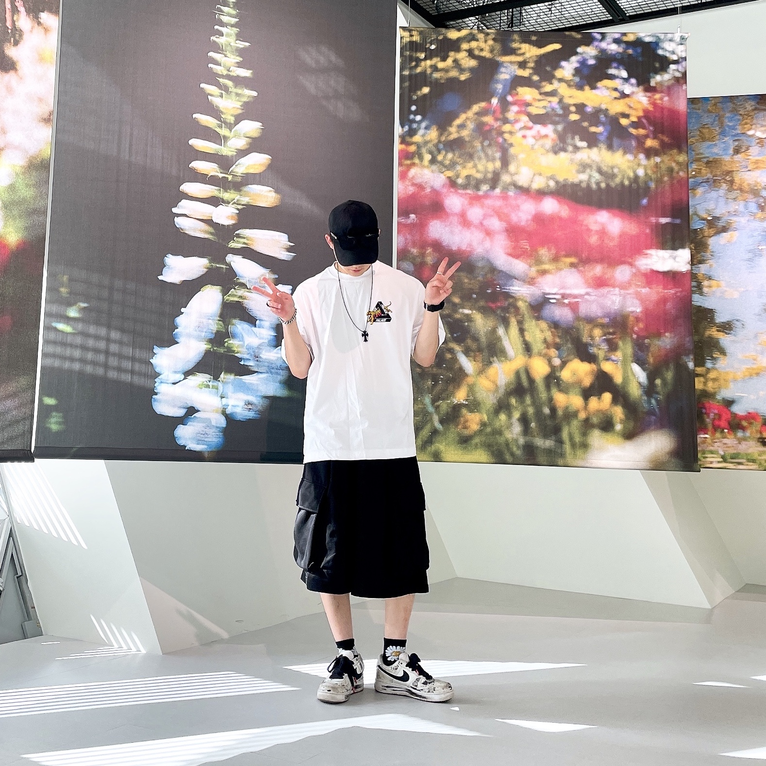 Palace Korea Tri-Ferg T-Shirt White - 24SS 착용 스타일 - 1