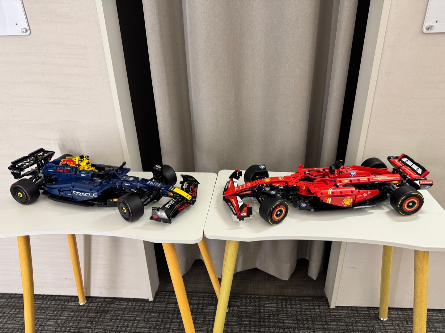 Lego Ferrari SF-24 F1 Car 착용 스타일 - 2