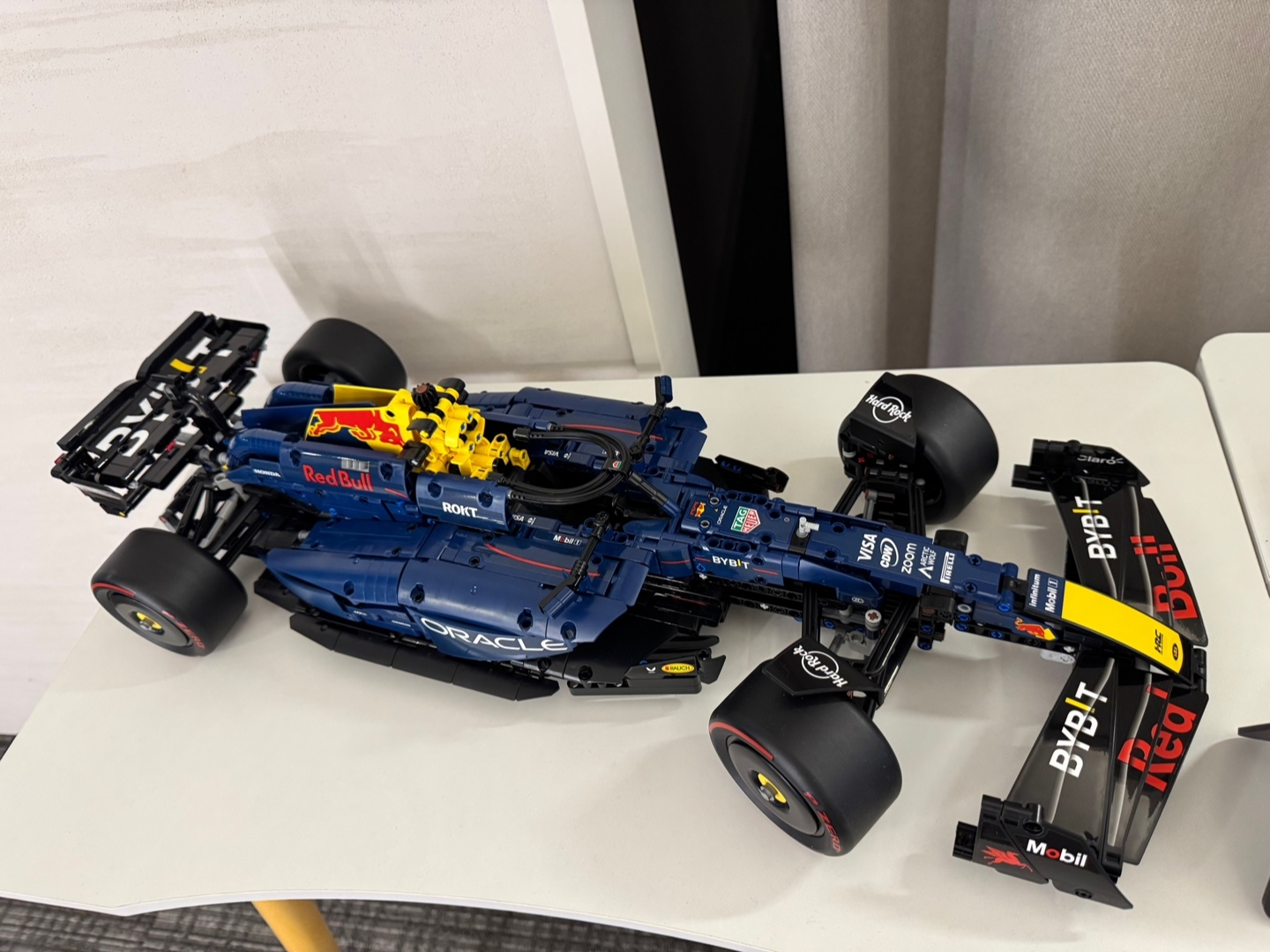 Lego Technic Oracle Red Bull Racing RB20 F1 Car 착용 스타일