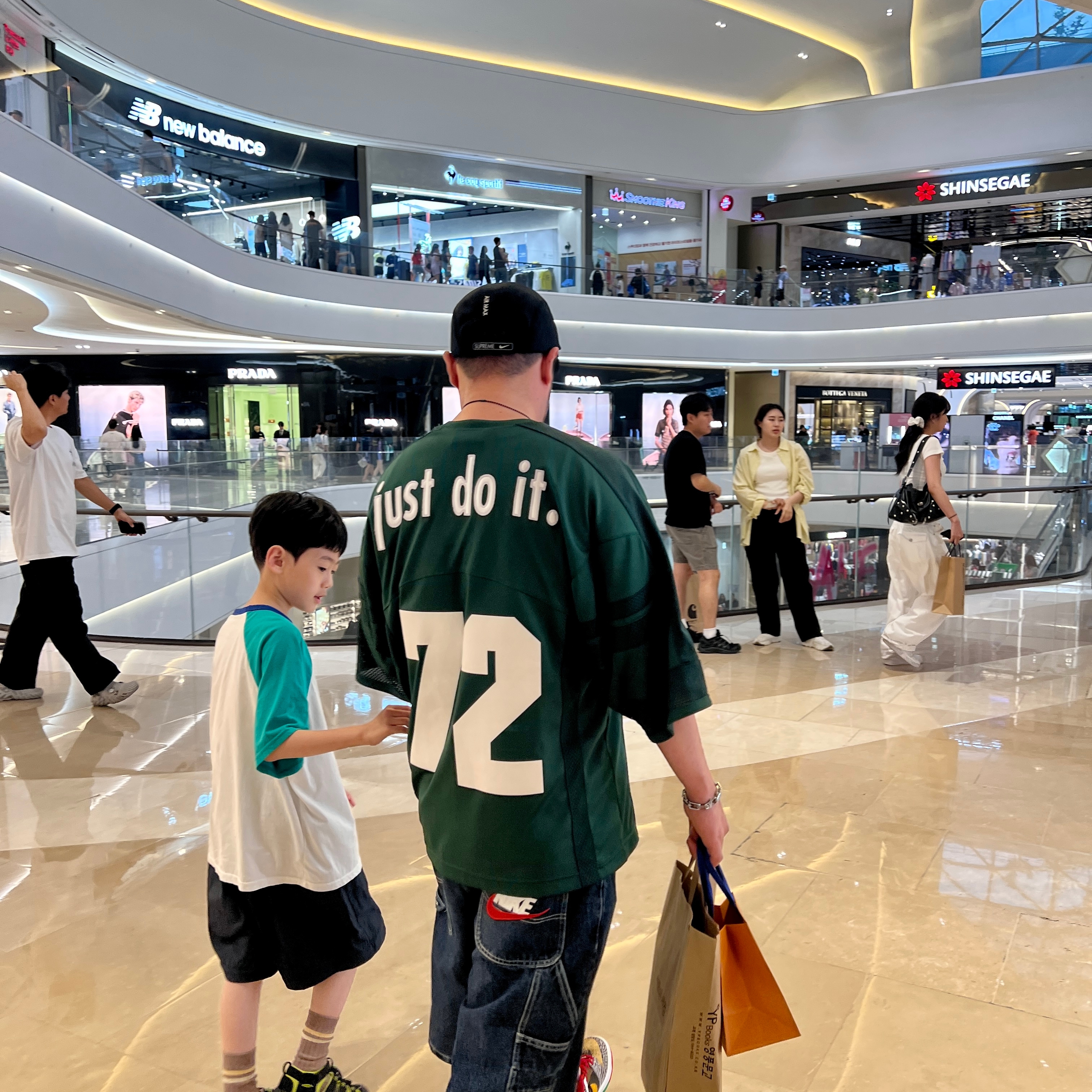 Nike x Cactus Plant Flea Market S/S Jersey Green - Asia, Supreme x Nike Running Hat Black - 25SS 착용 스타일